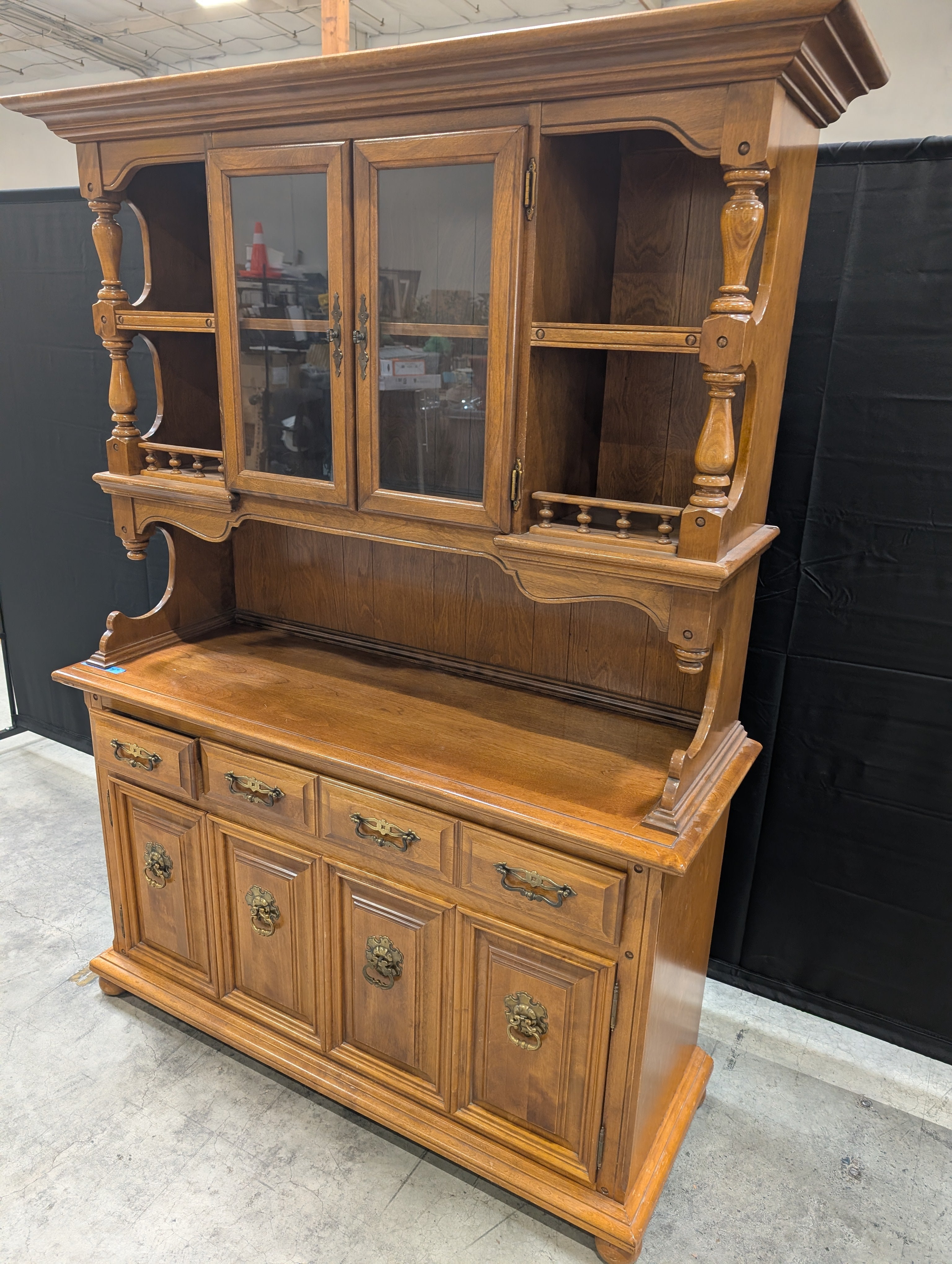 Cal Shops Traditional Wood Hutch with Glass Display and Buffet