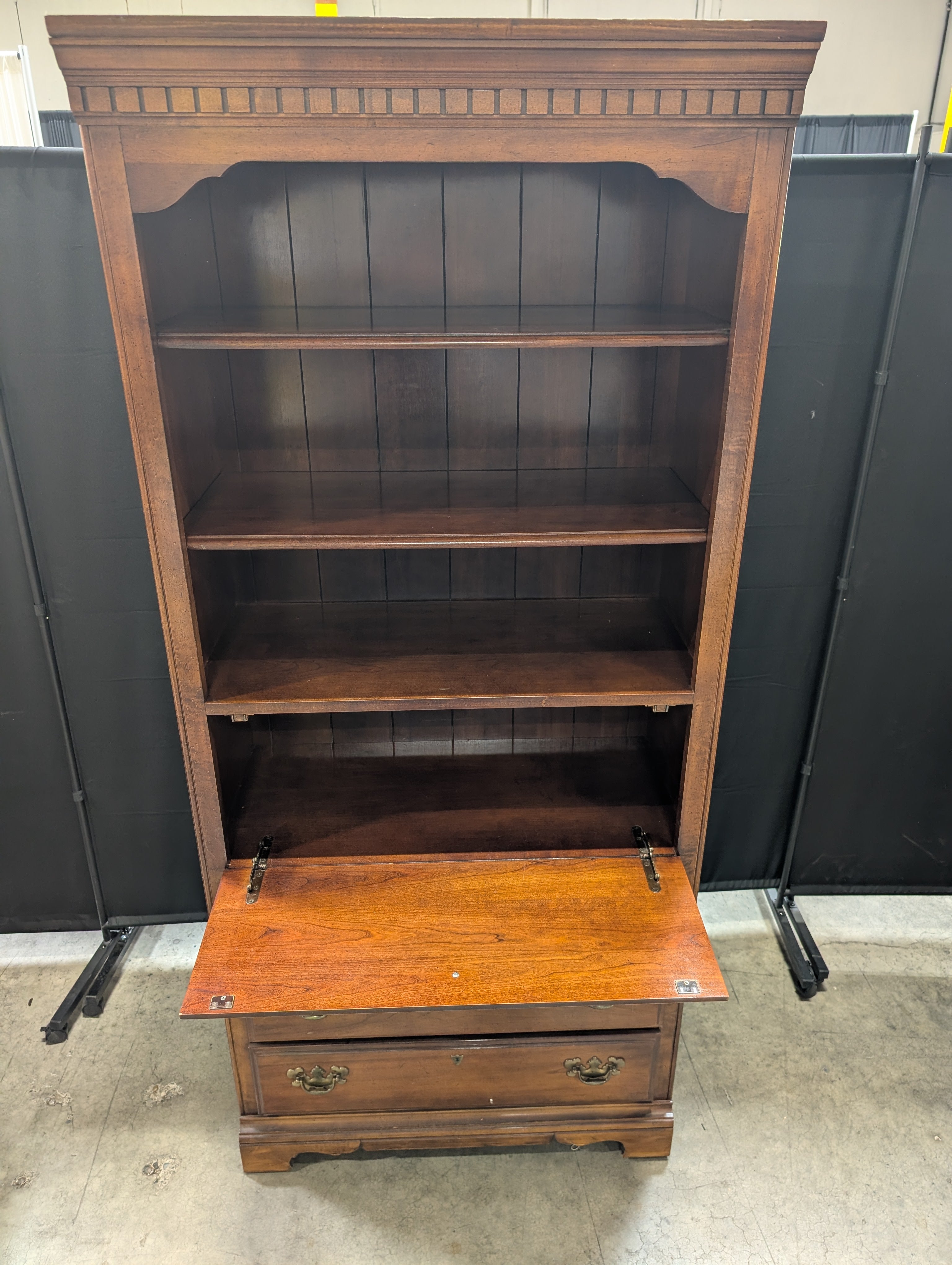 Traditional Brown American Drew Wood Dresser with Hutch