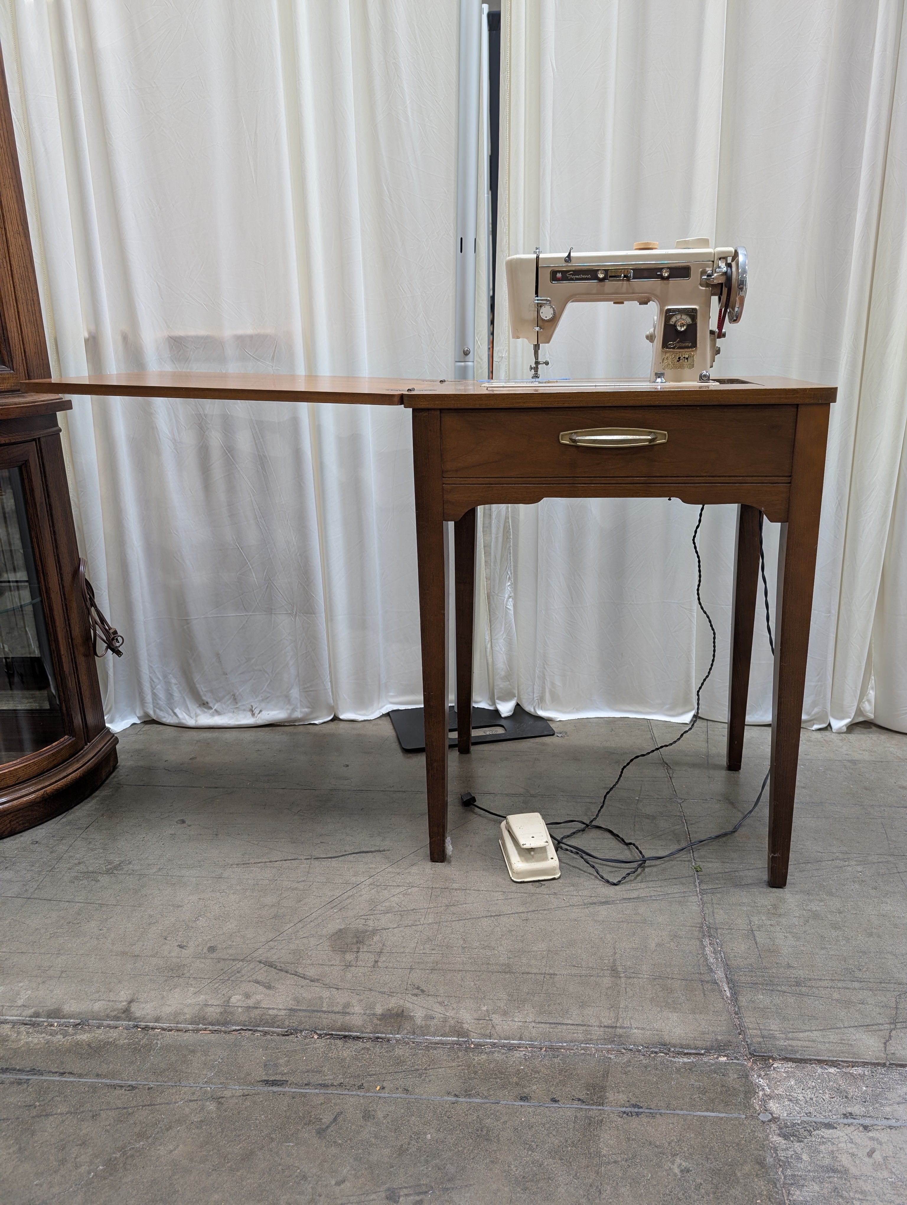 Vintage Wood Singer Sewing Machine Cabinet with Folding Leaf