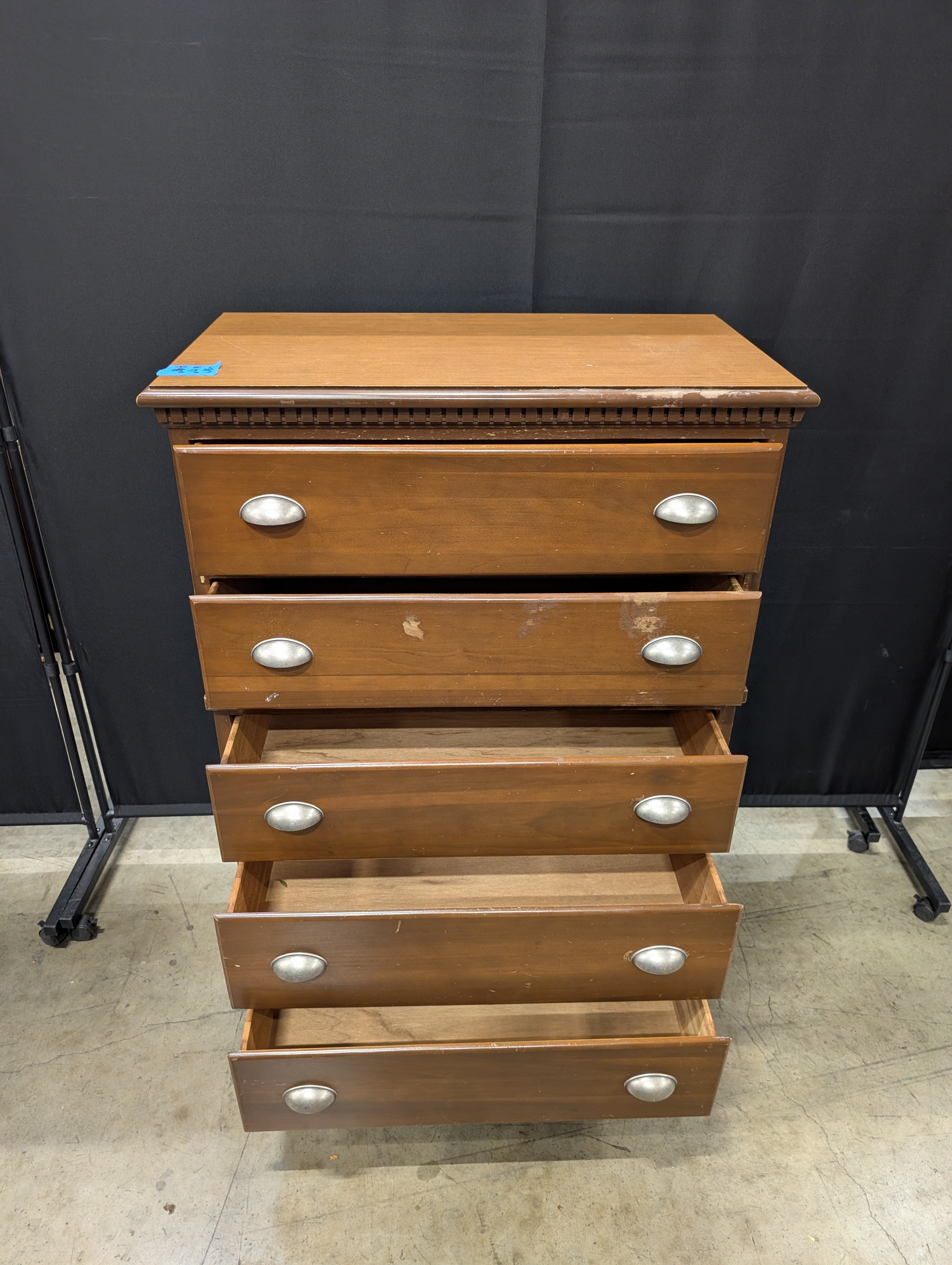 Traditional Brown Wood 5-Drawer Chest Dresser