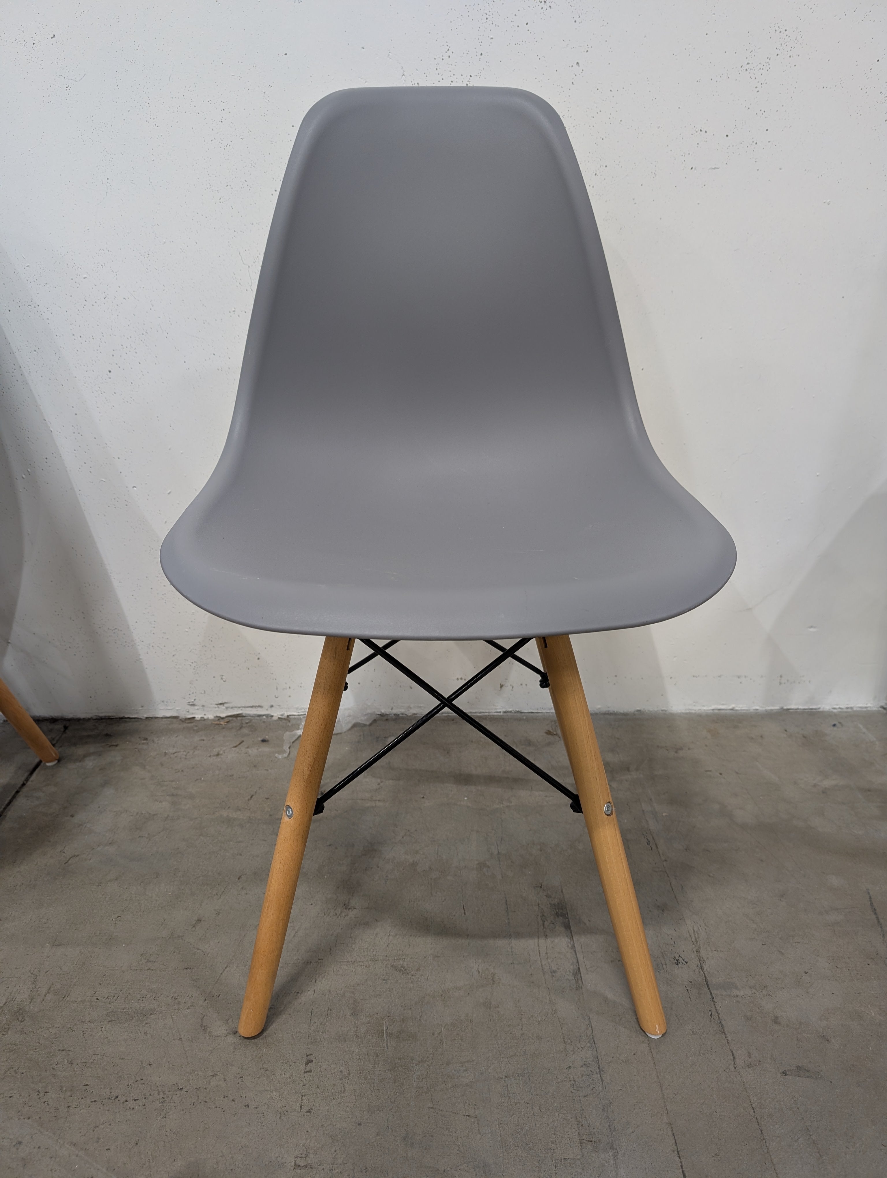 Modern Light Gray Plastic Dining Chair with Wooden Legs