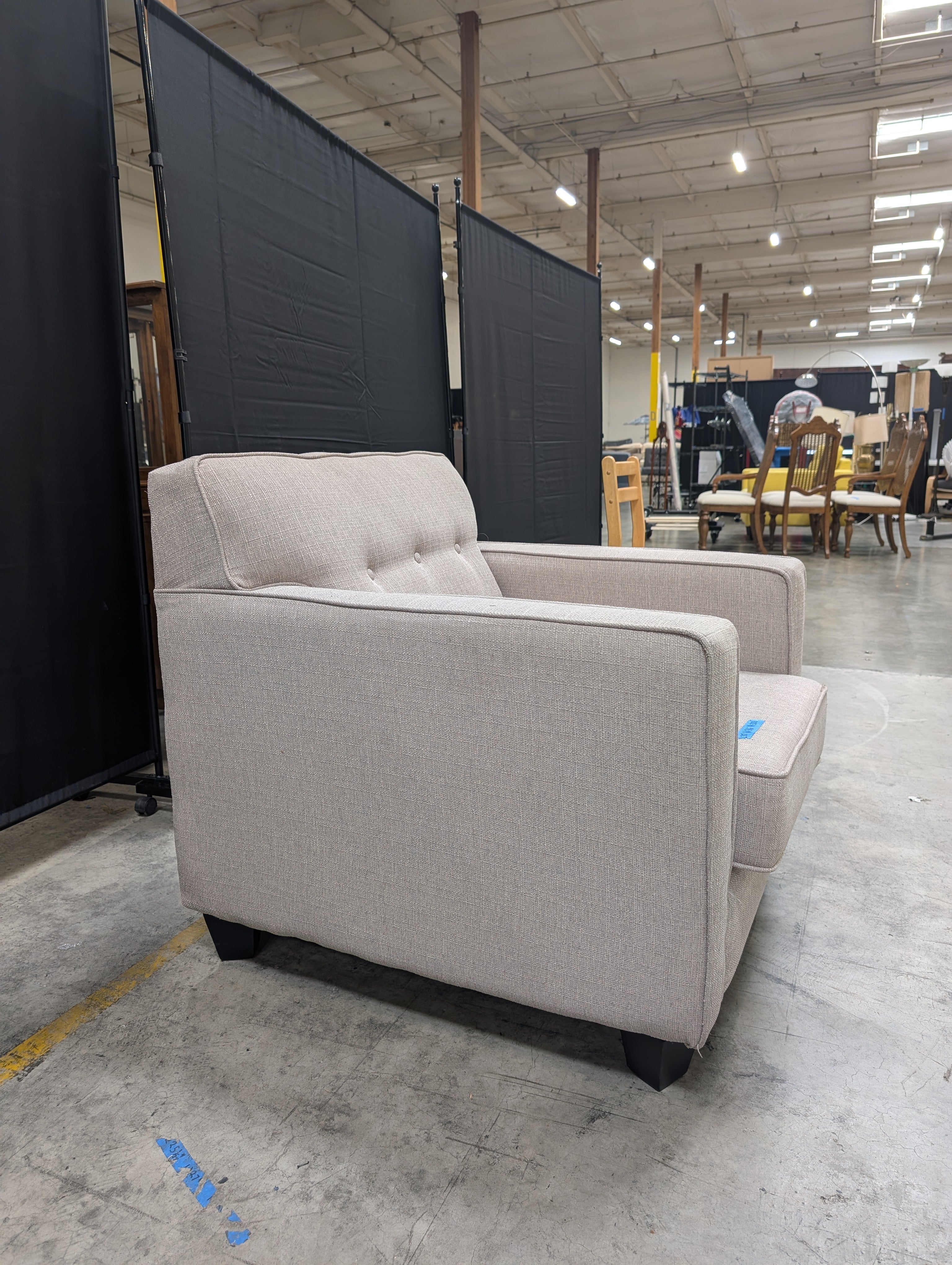 Light Gray Textured Fabric Armchair with Button Tufting