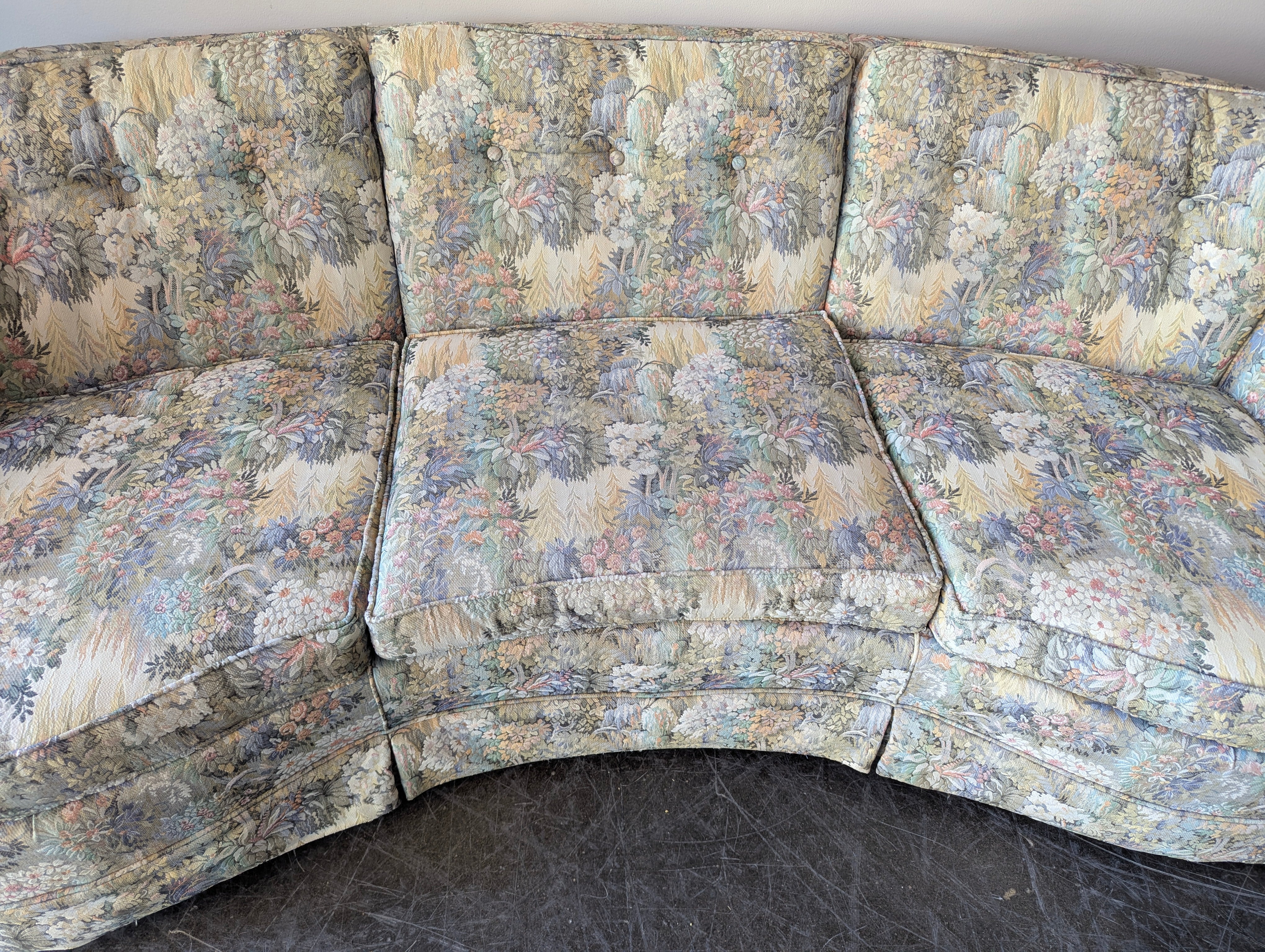 FLEXSTEEL Vintage Floral Tufted Curved Sectional Sofa