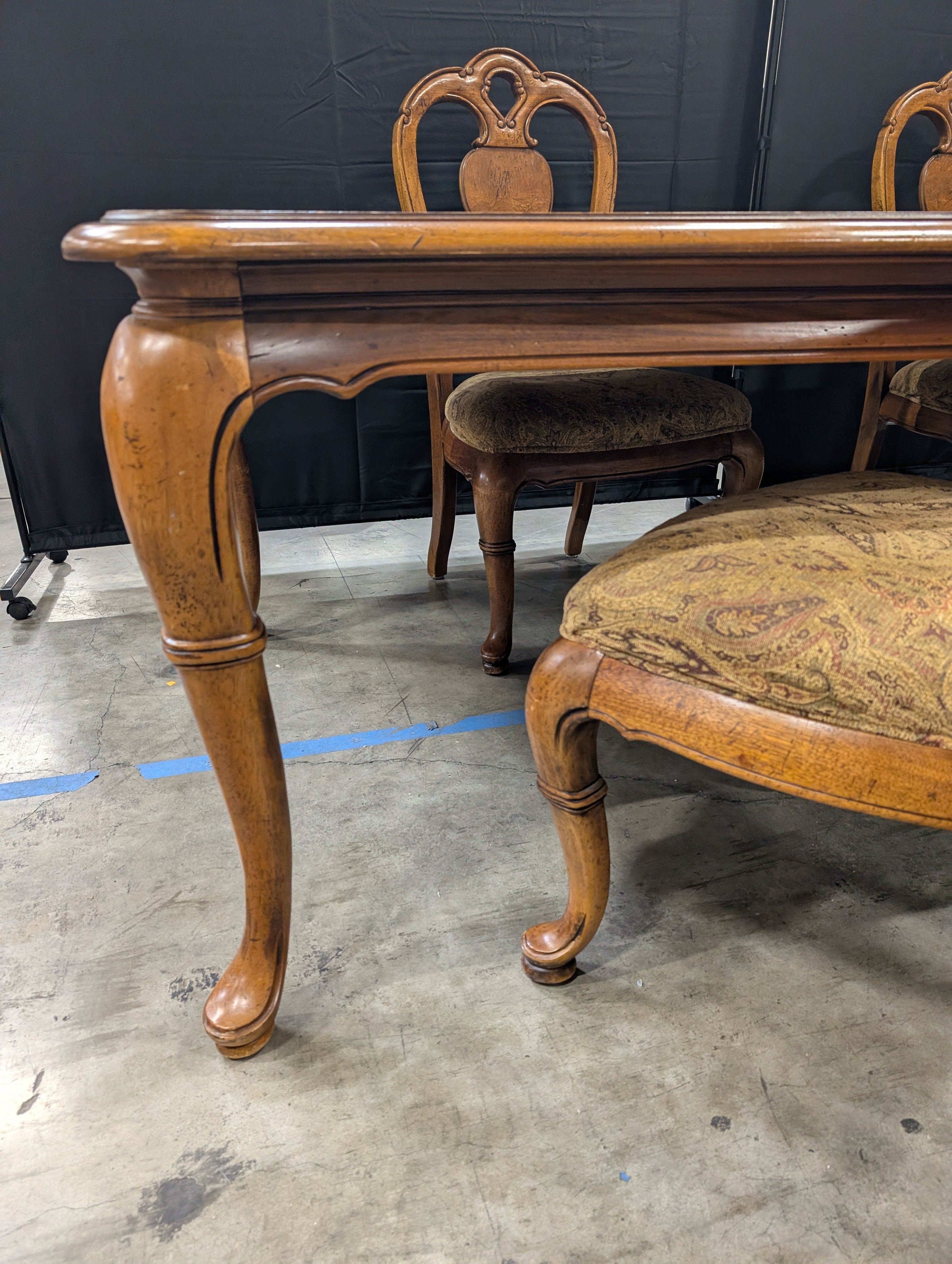 Ornate Inlaid Wood Thomasville Dining Table with Matching Chairs