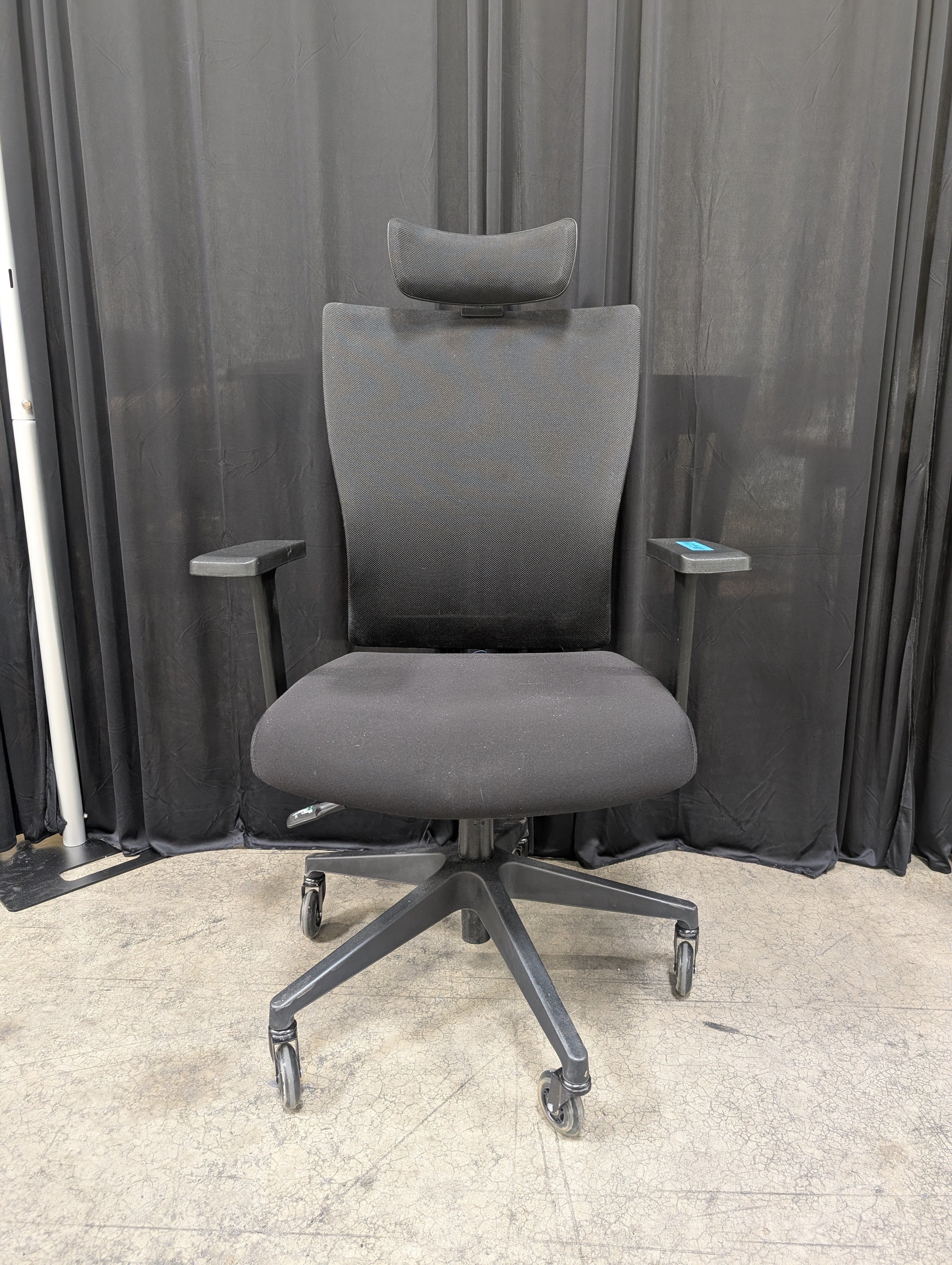 Black Mesh Ergonomic Office Chair with Headrest