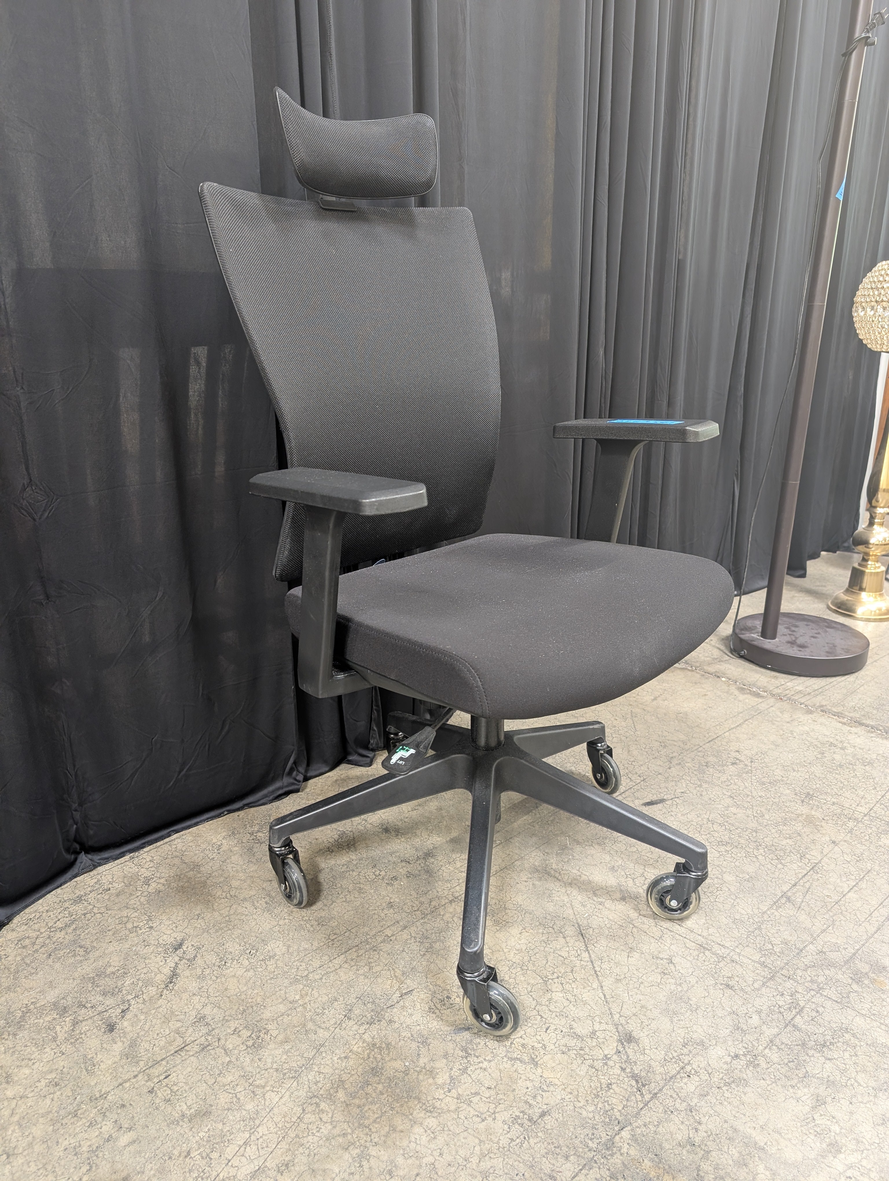 Black Mesh Ergonomic Office Chair with Headrest