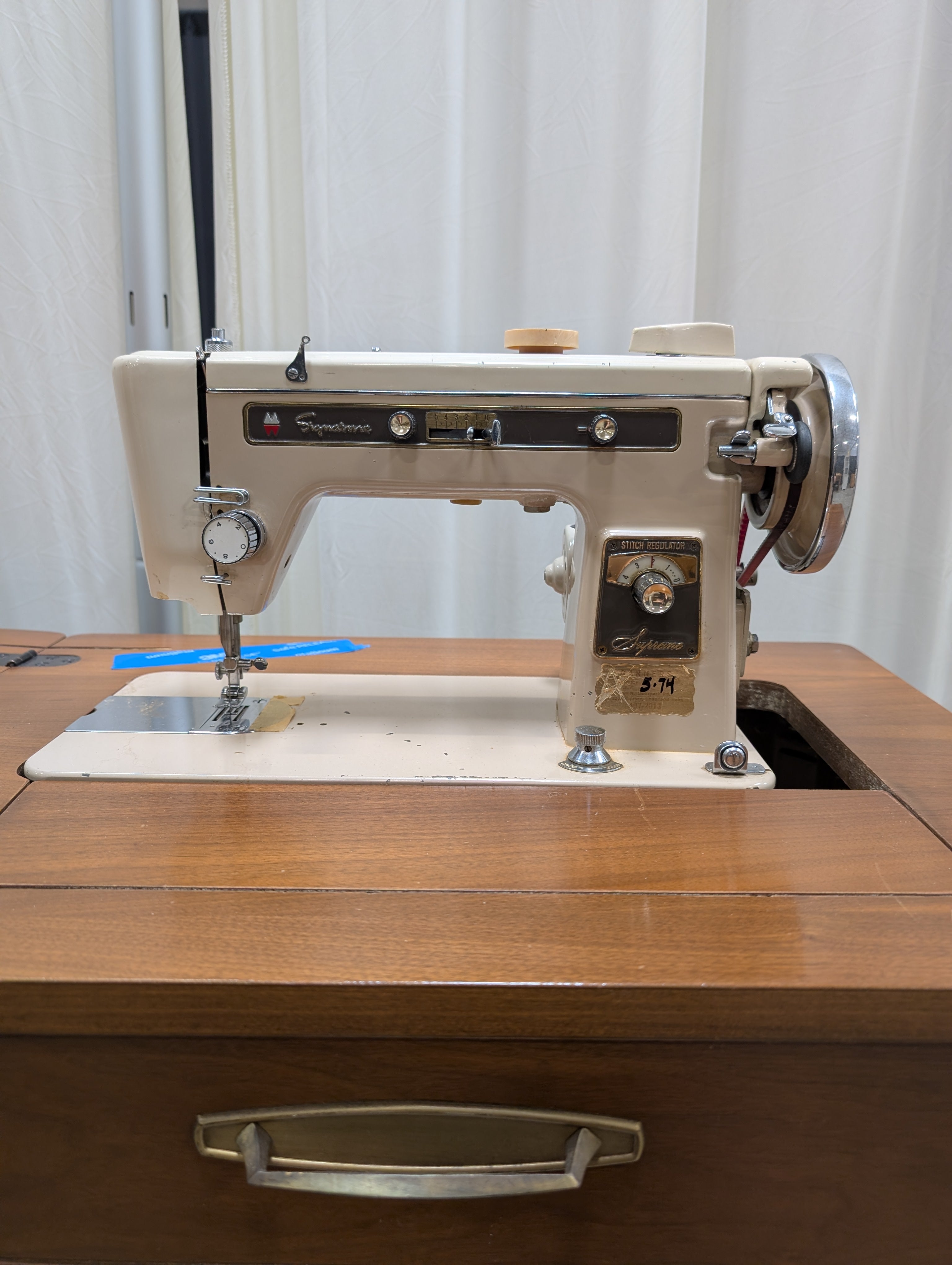 Vintage Wood Singer Sewing Machine Cabinet with Folding Leaf