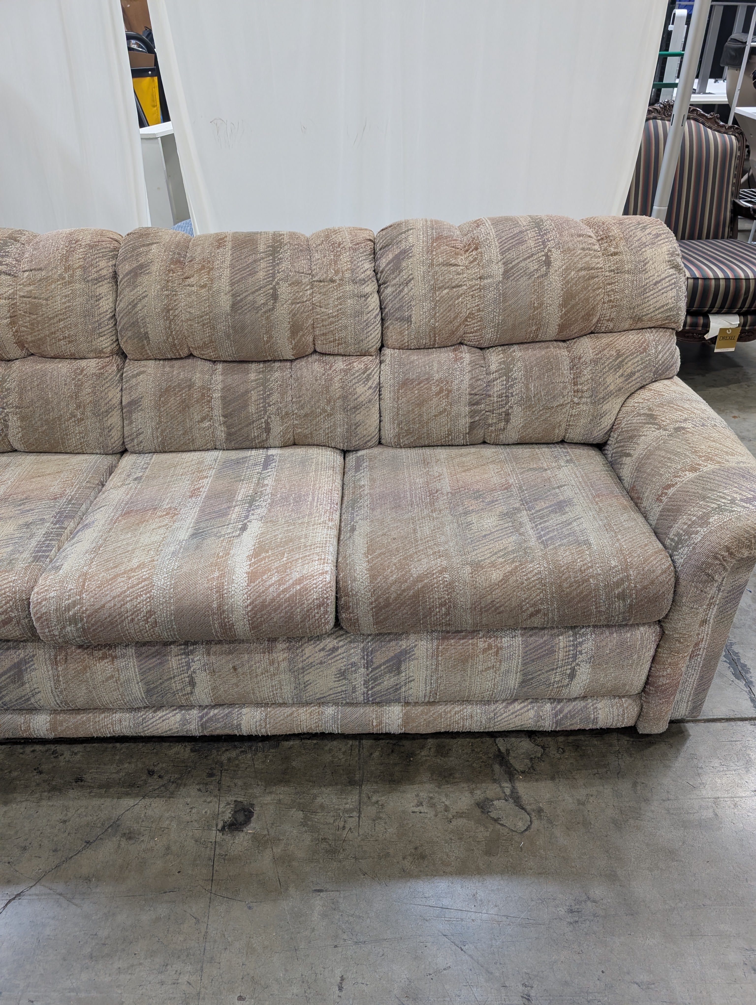 LA-Z-BOY Patterned Fabric Tufted Back sofa