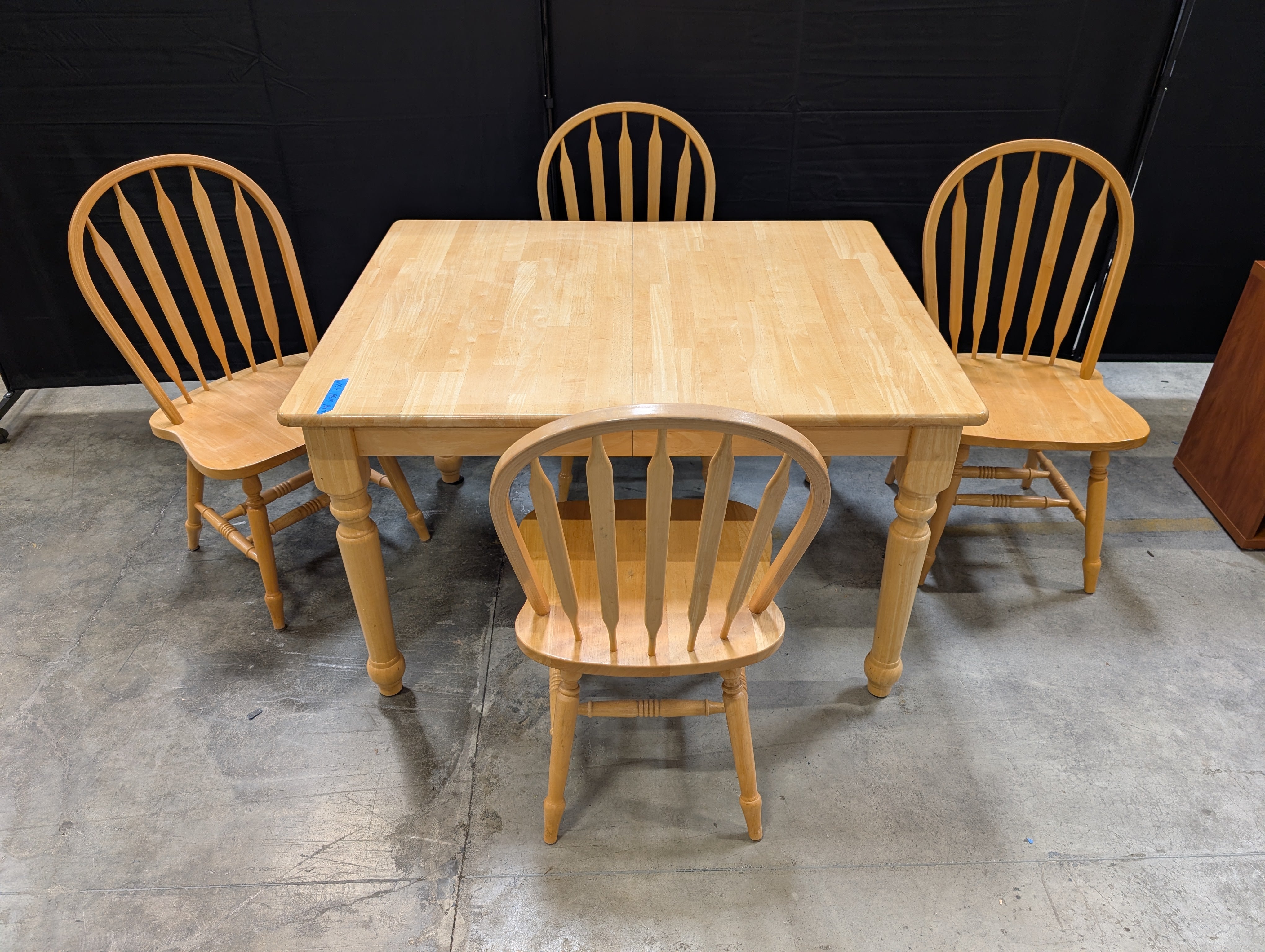 Five-Piece Windsor Style Dining Table in Light Wood