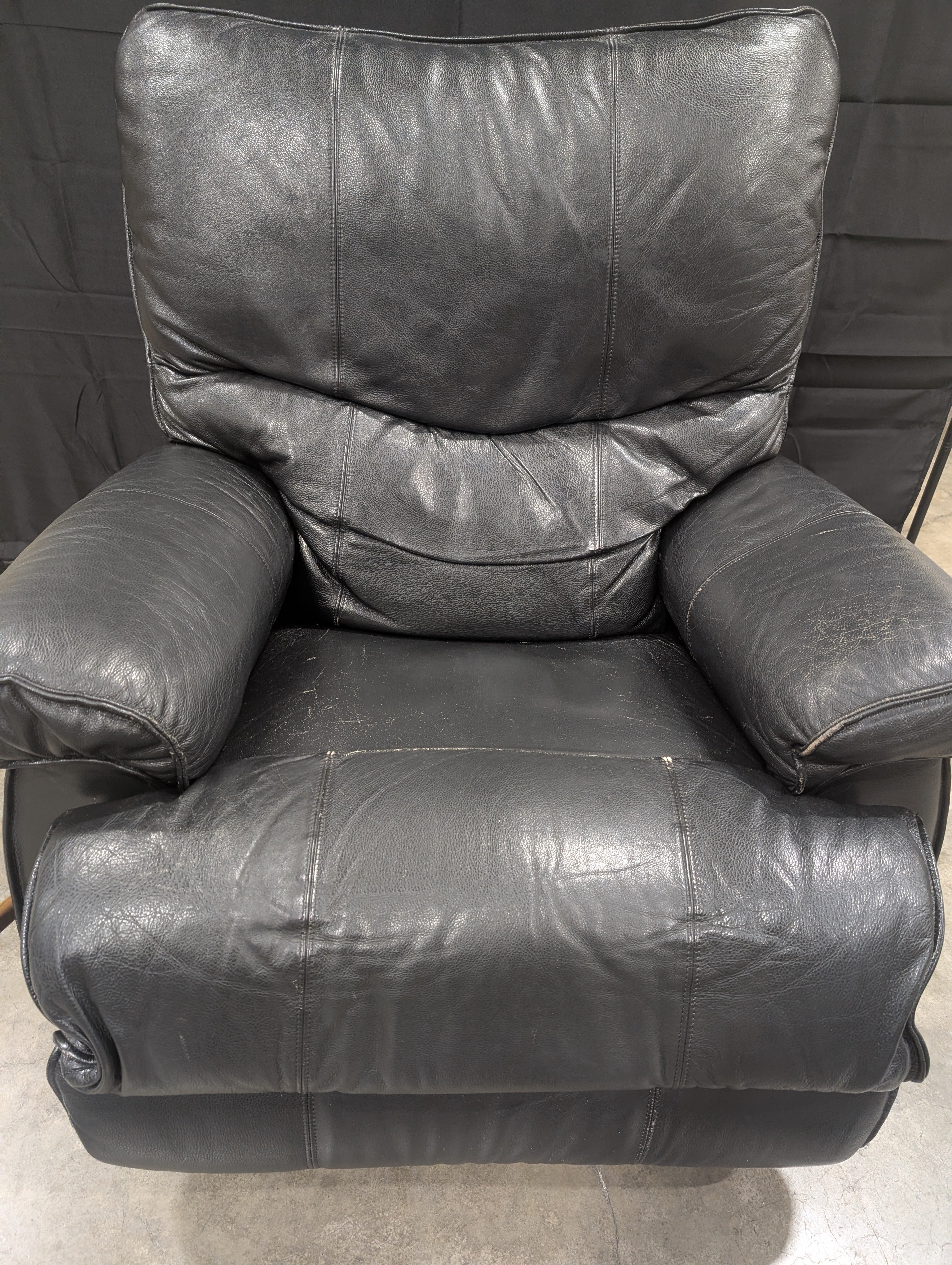 Comfortable Black Leather Recliner Armchair