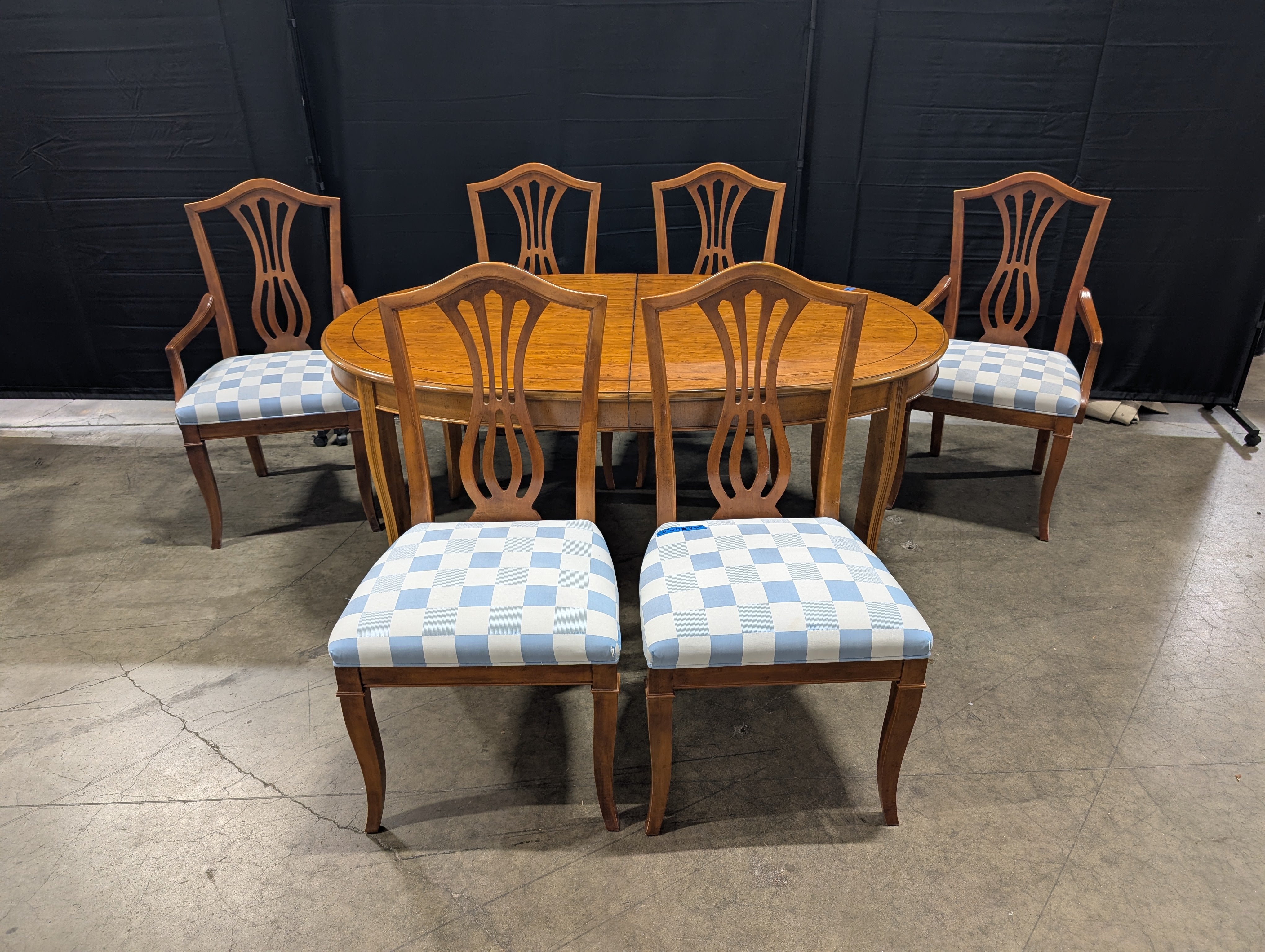 Drexel Traditional Oval Wood Dining Table with Six Dining Chairs Set