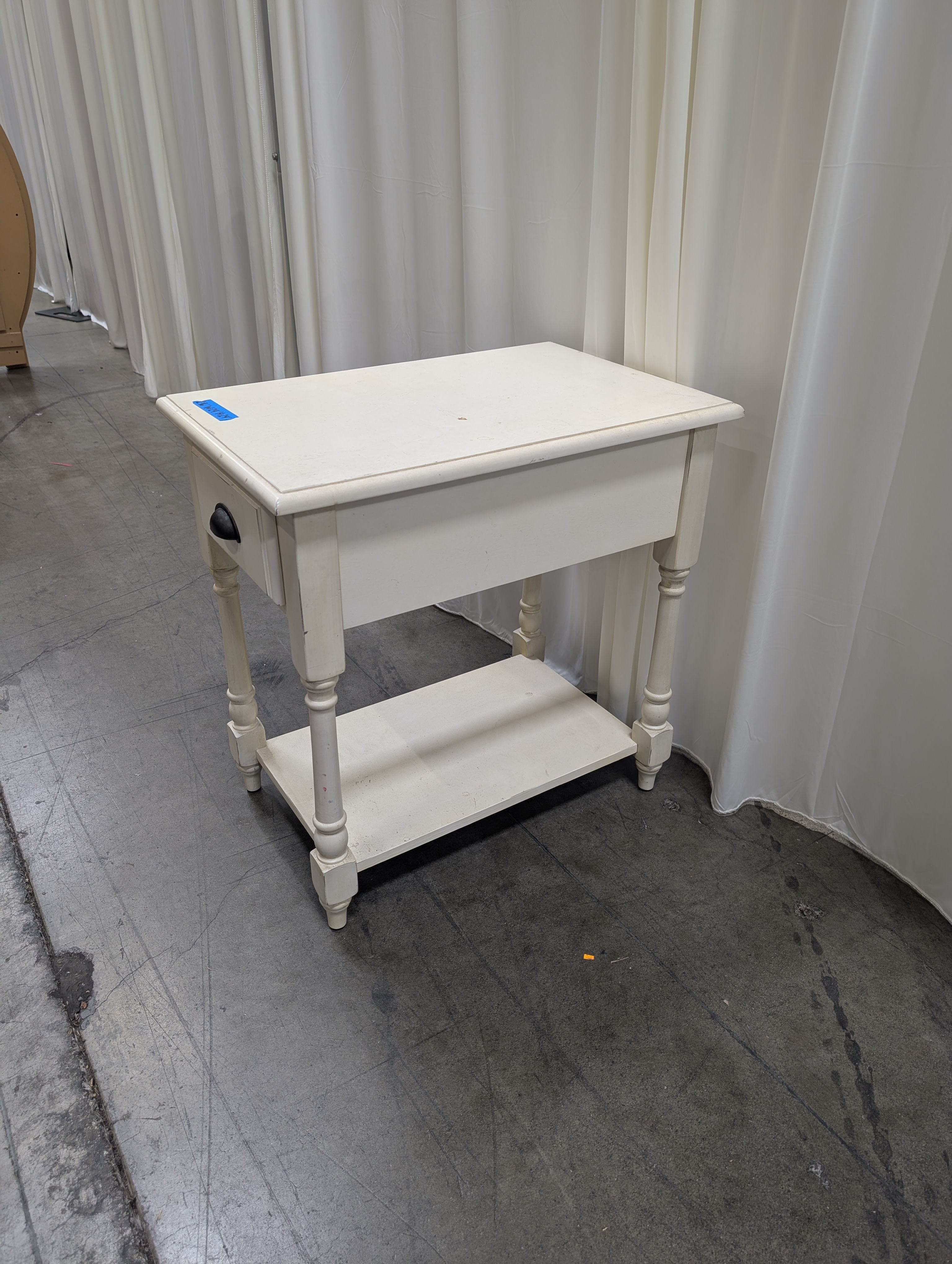 Off-White Cottage Style End Table with Turned Legs