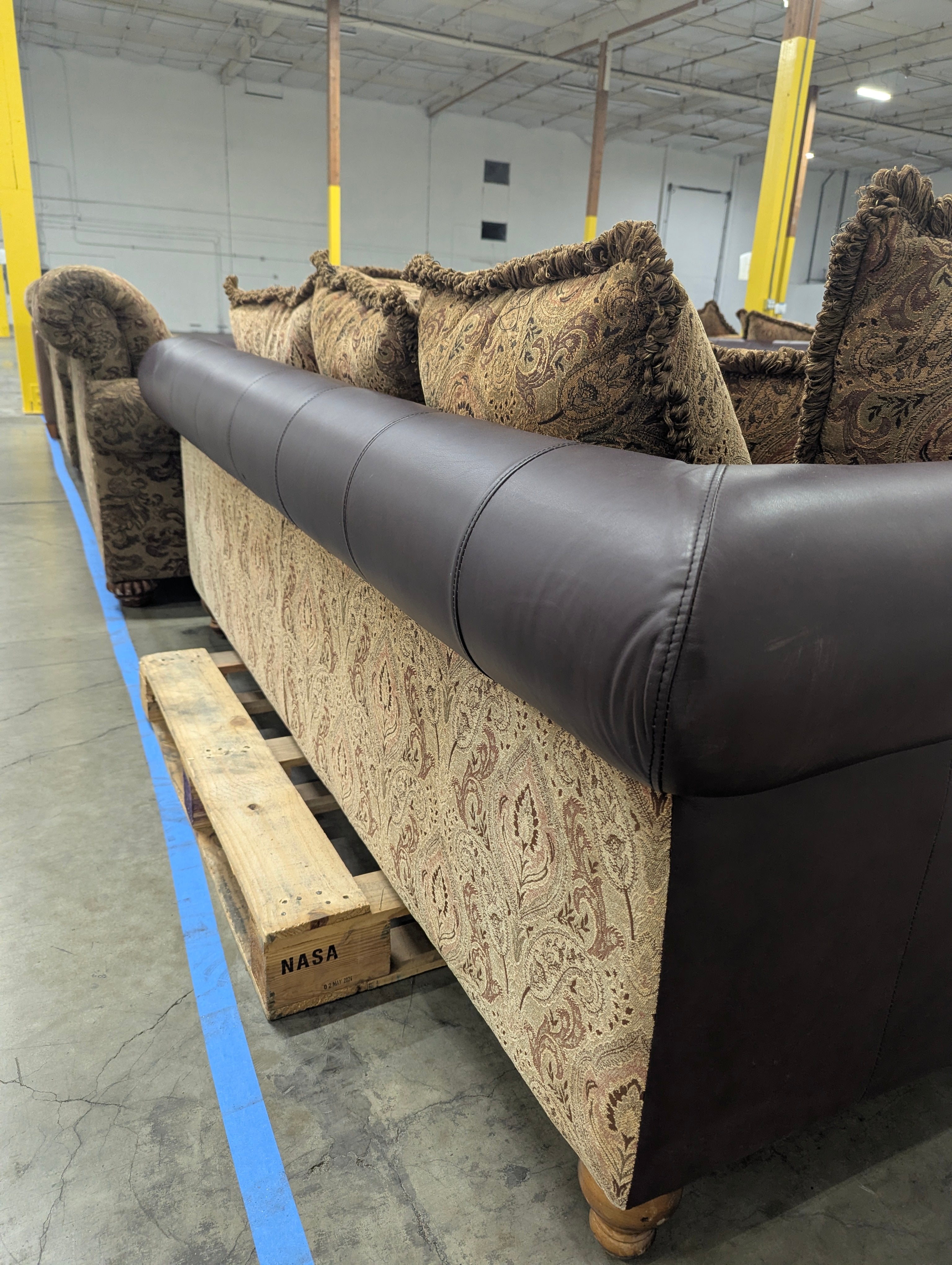 Traditional Dark Brown Leather Paisley Loveseat Sofa