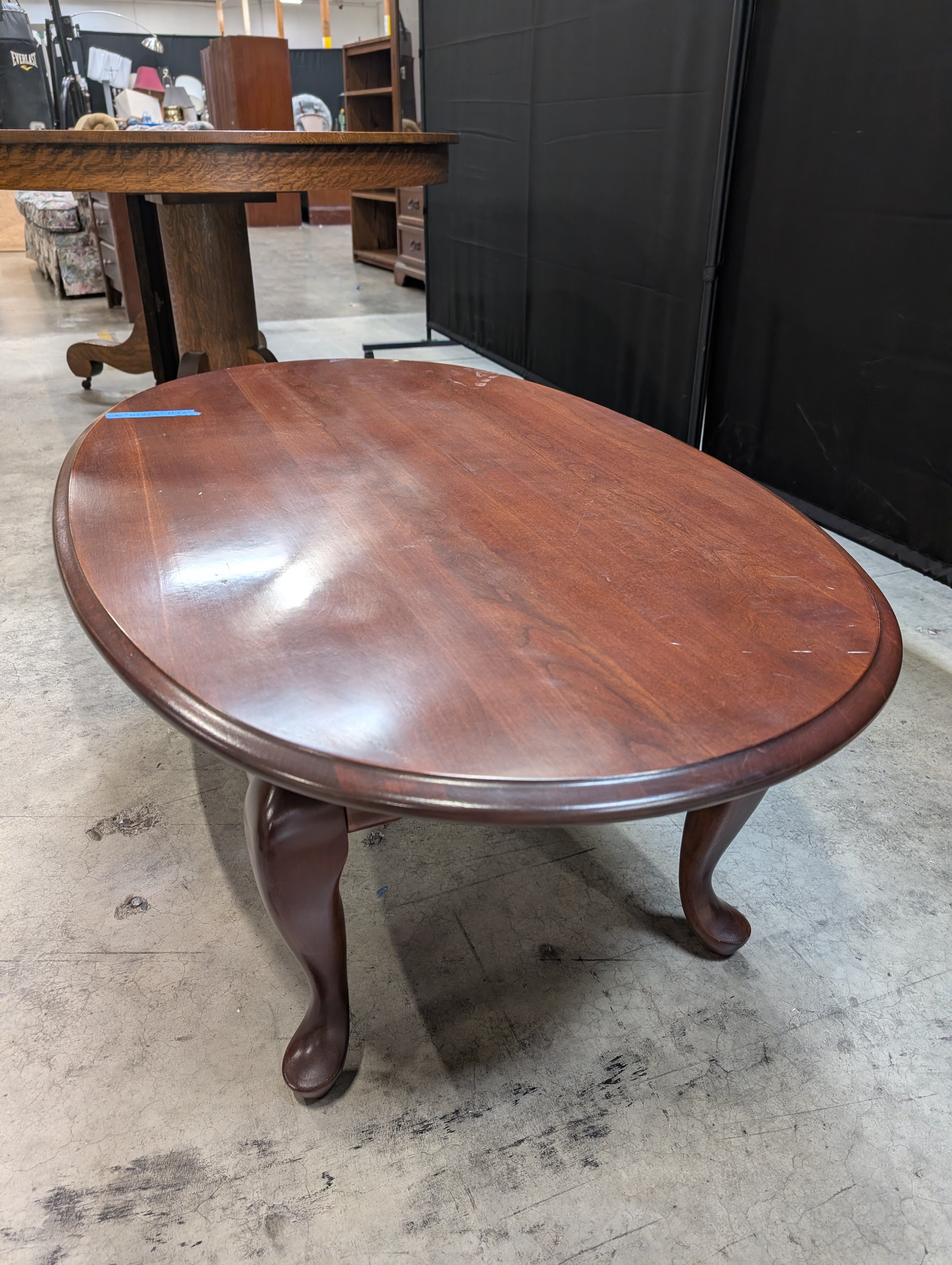 Traditional Oval Hardwood Coffee Table with Cabriole Legs