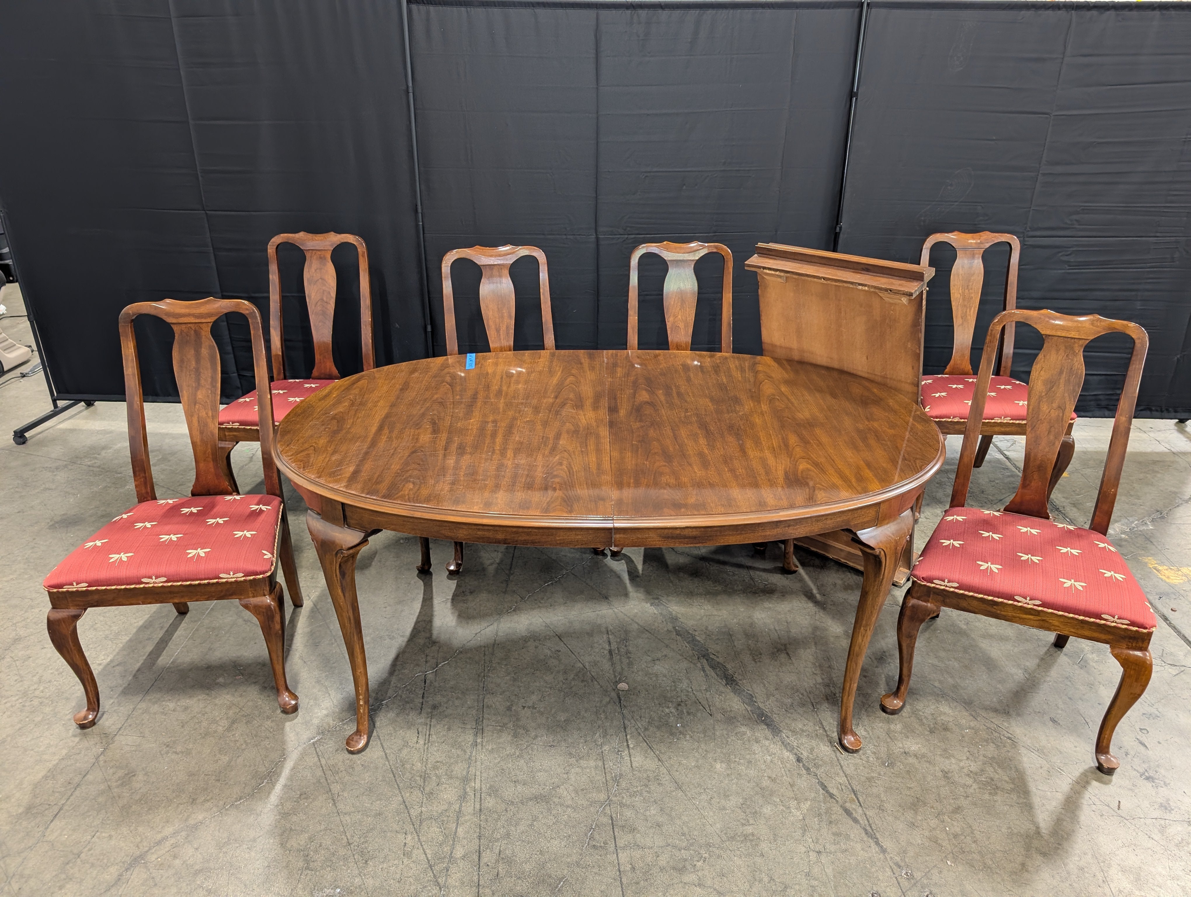 Drexel Traditional Dark Wood Oval Dining Table with Dragonfly Upholstered Chairs