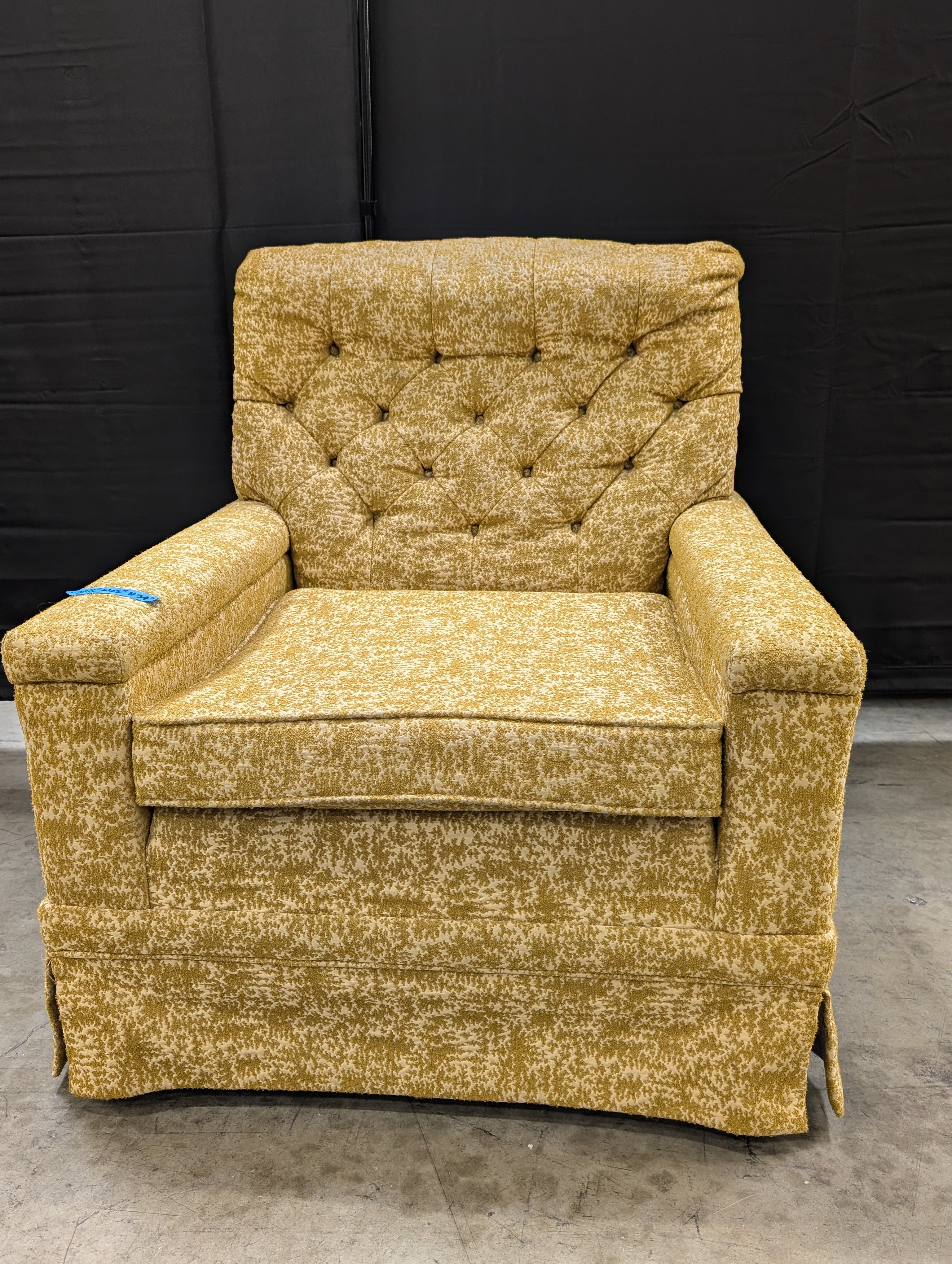 Vintage FLEXSTEEL Gold Tufted Armchair