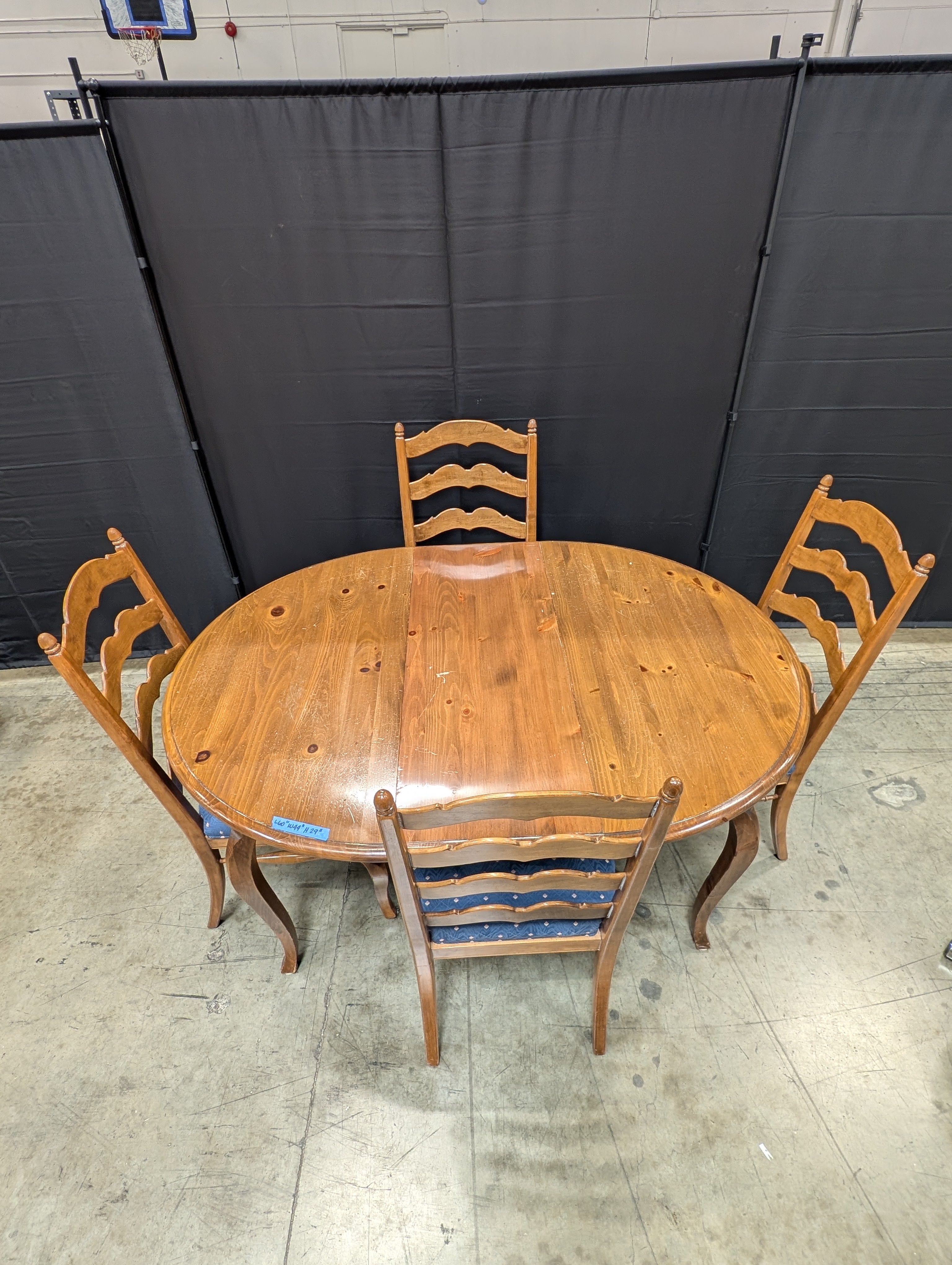 Ethan Allen Classic Solid Wood Oval Dining Table Set with 4 Chairs