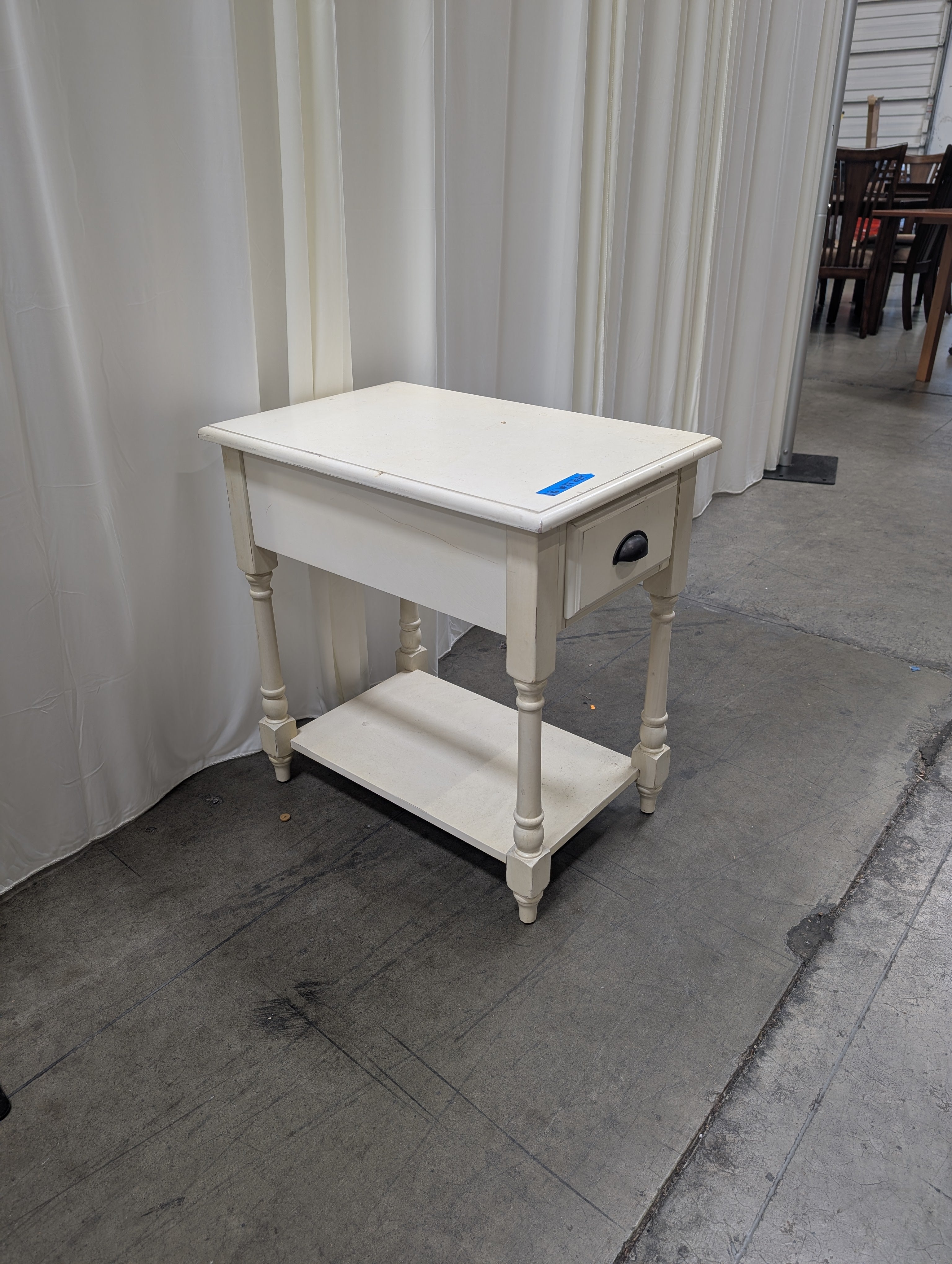 Off-White Cottage Style End Table with Turned Legs