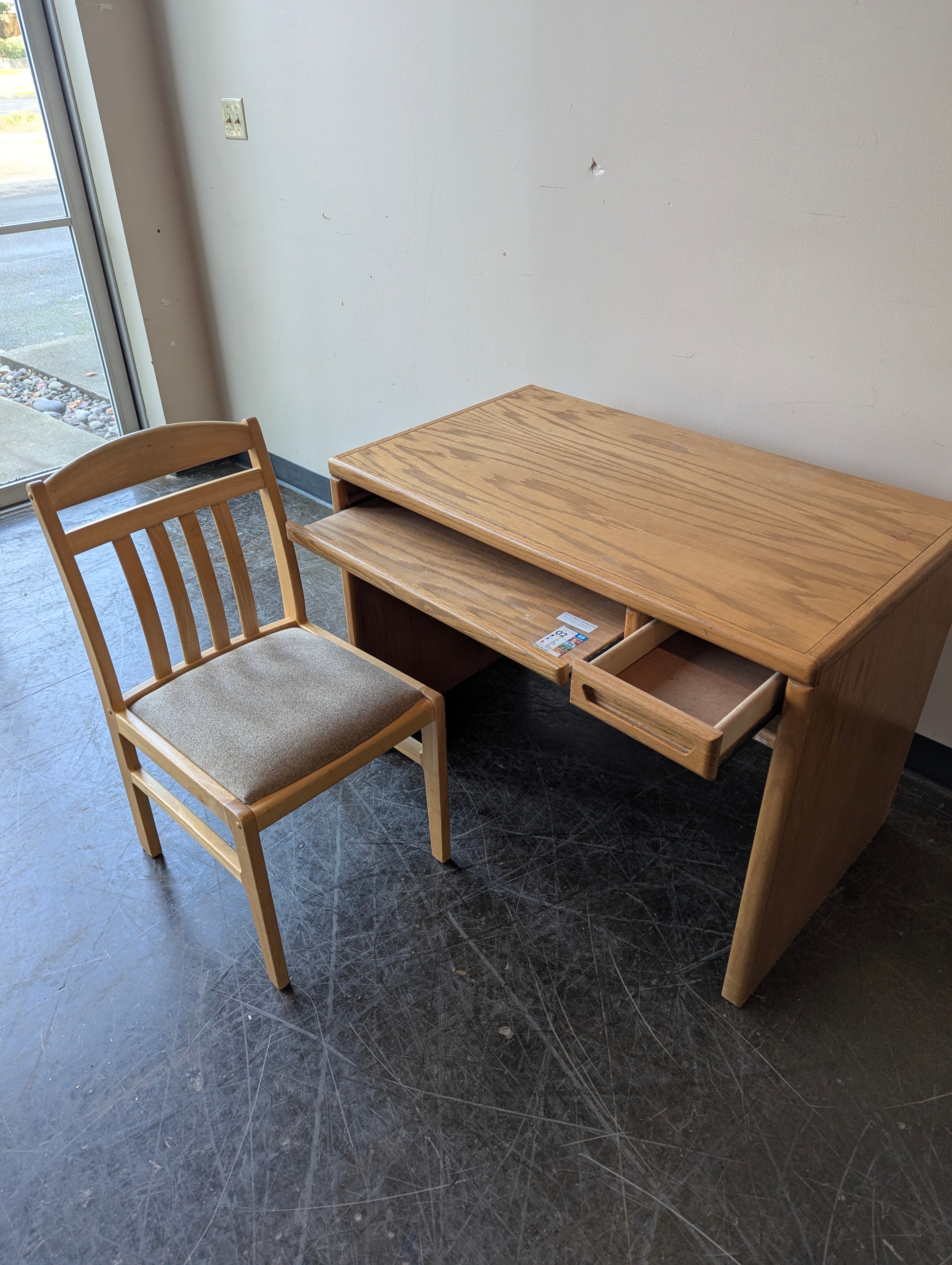 Compact Wooden Desk and Chair Set with Pull-Out Shelf