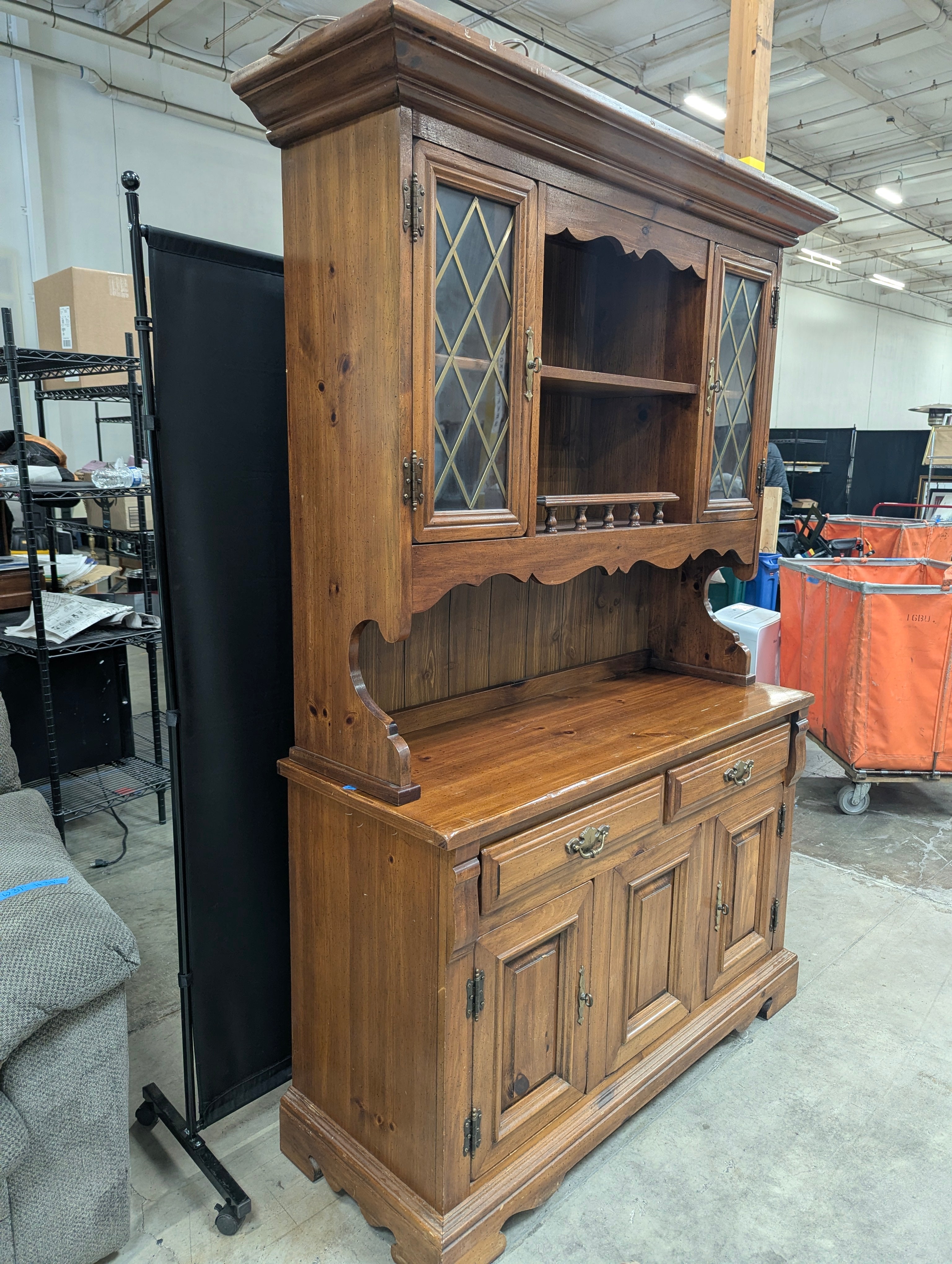 Traditional Wood Display Cabinet Hutch