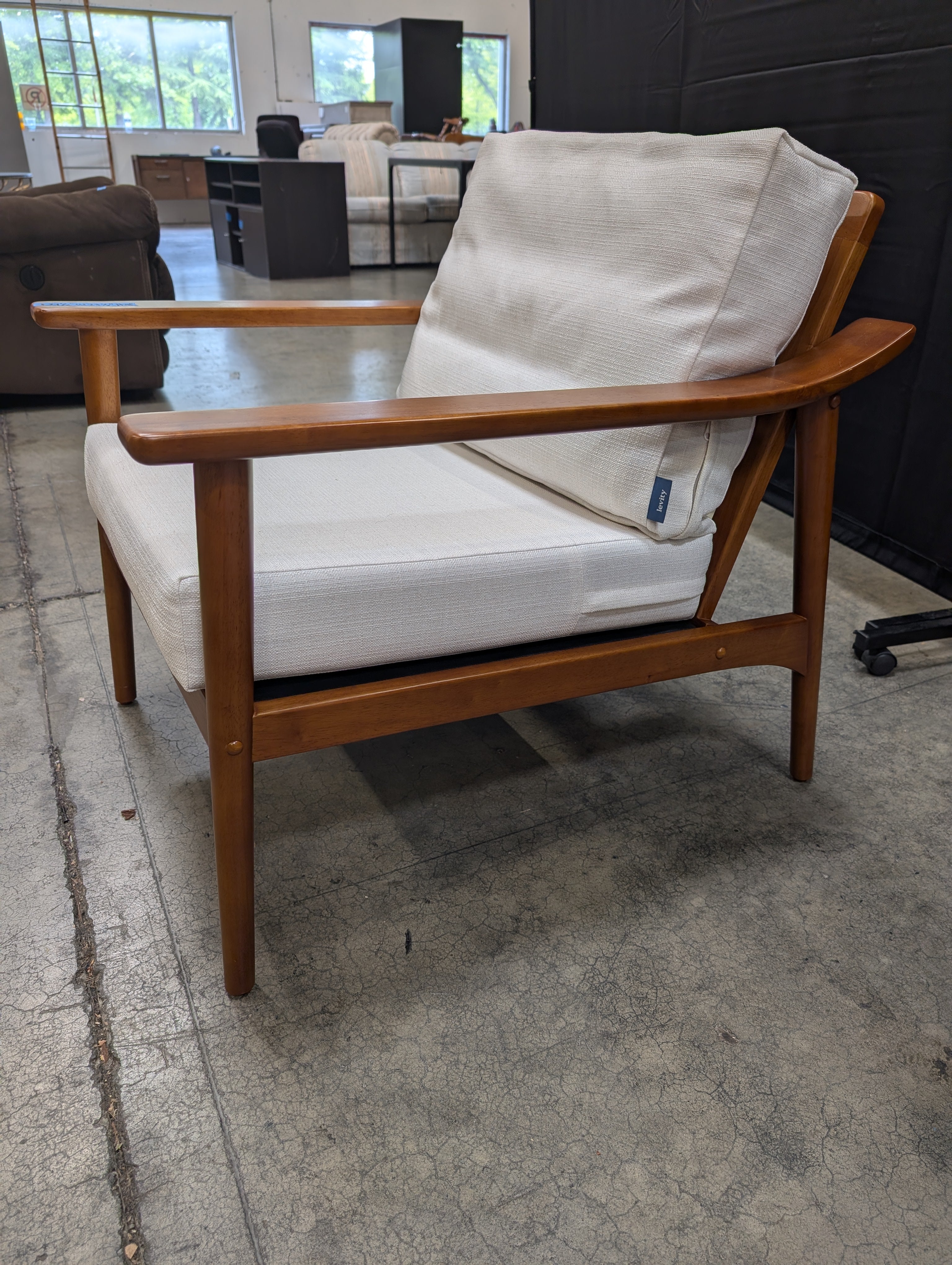Scandinavian Lounge Chair by Levity
