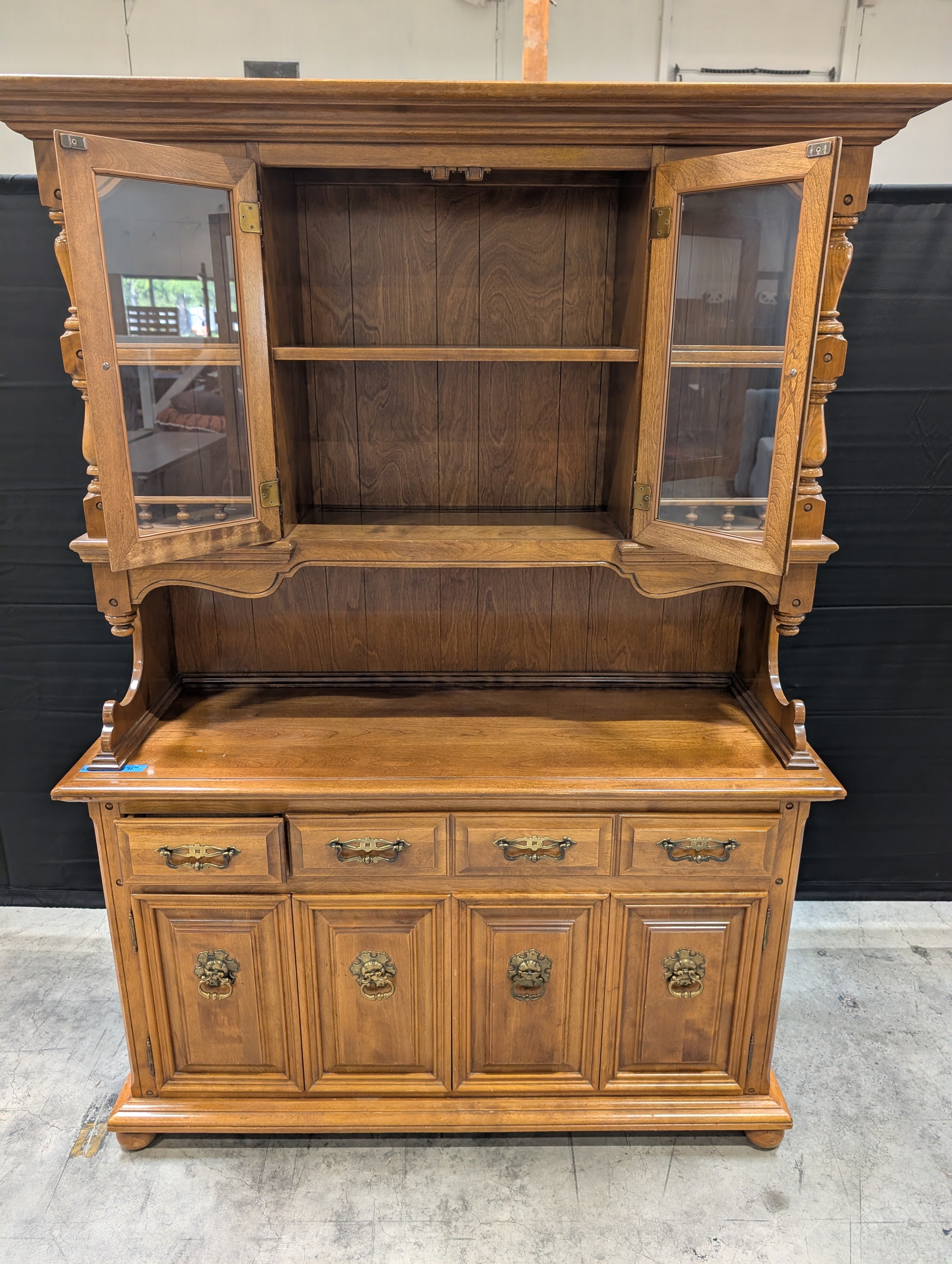 Cal Shops Traditional Wood Hutch with Glass Display and Buffet