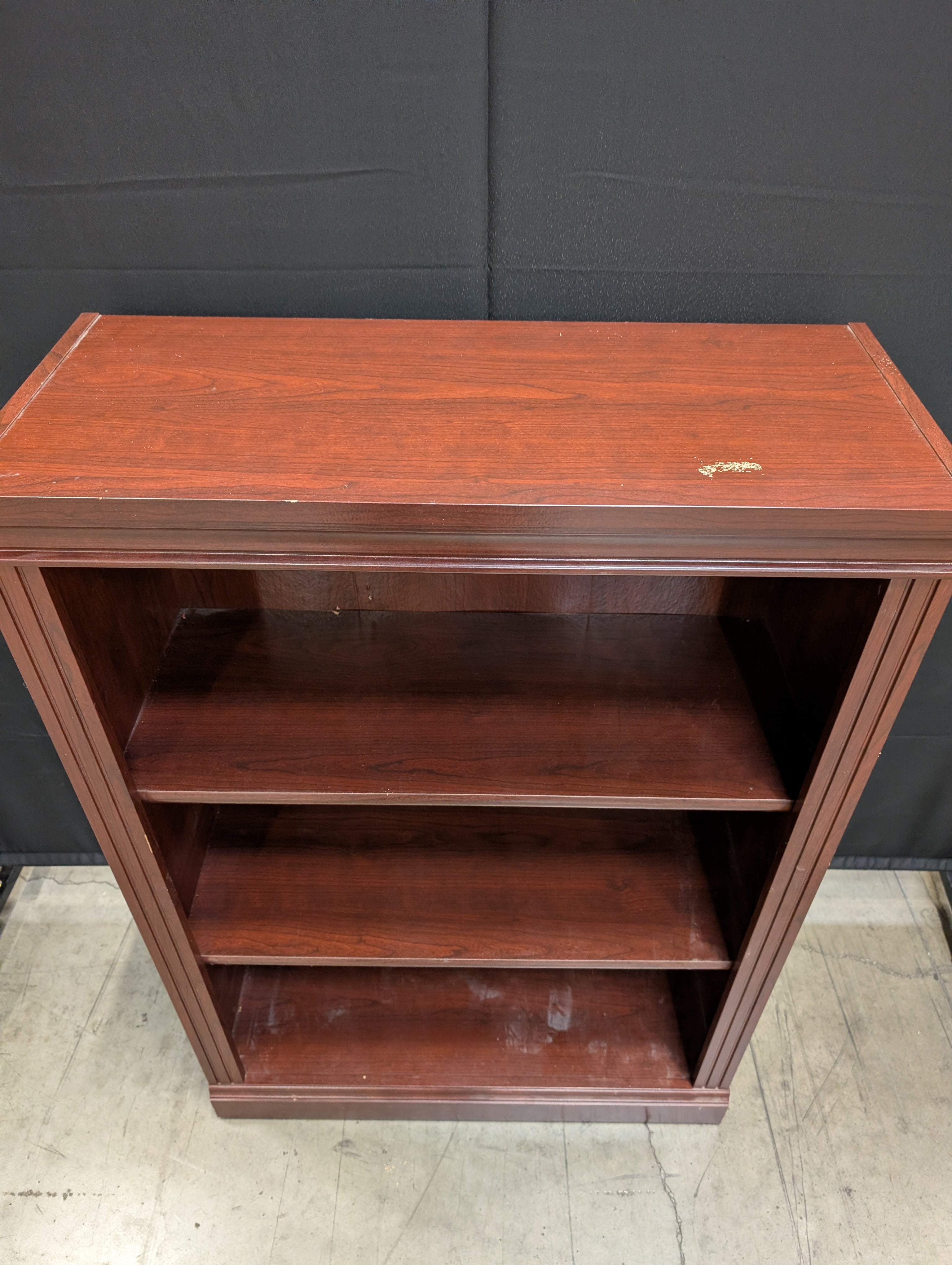 Traditional Dark Wood Three-Tier Bookcase