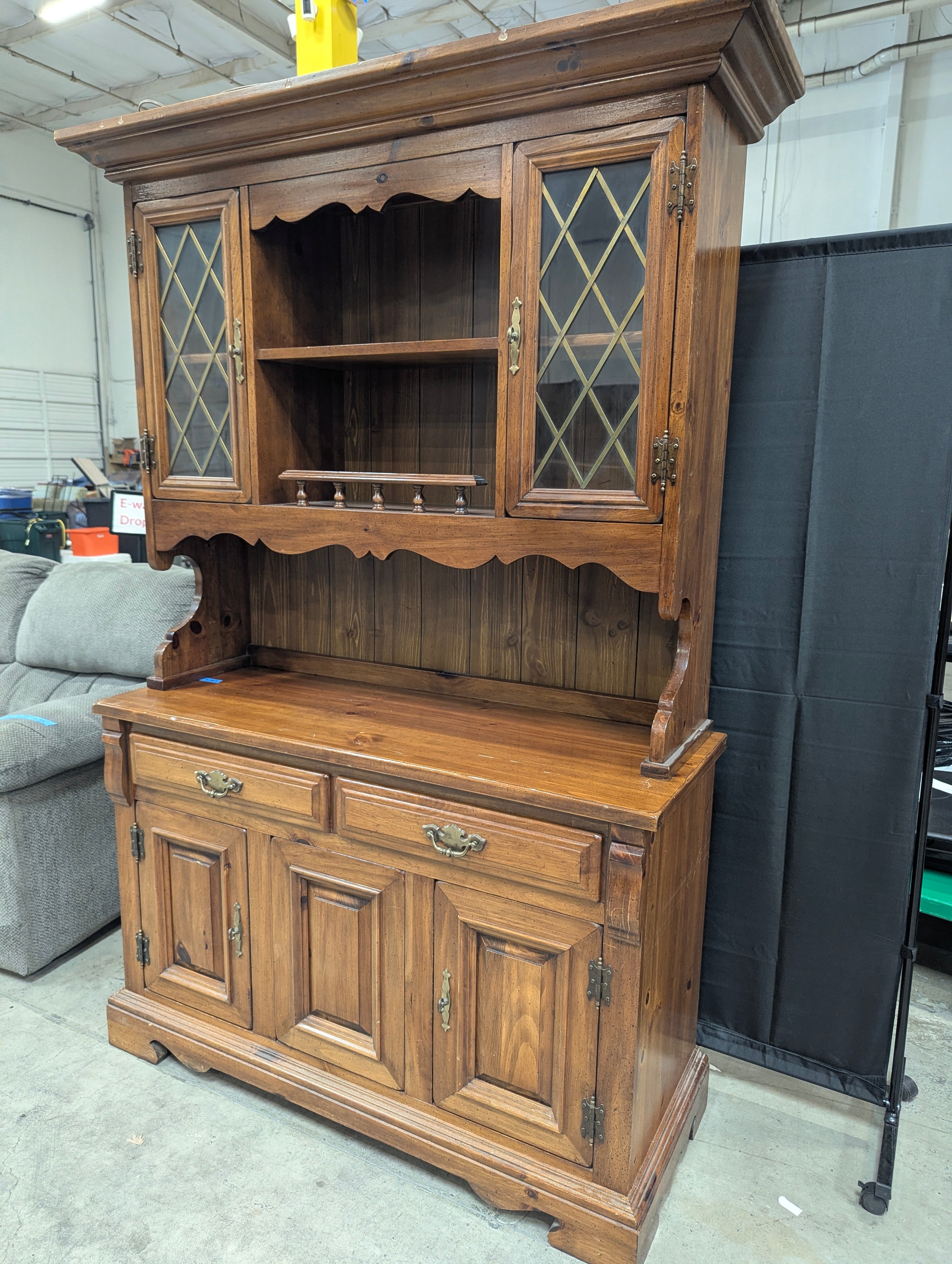 Traditional Wood Display Cabinet Hutch