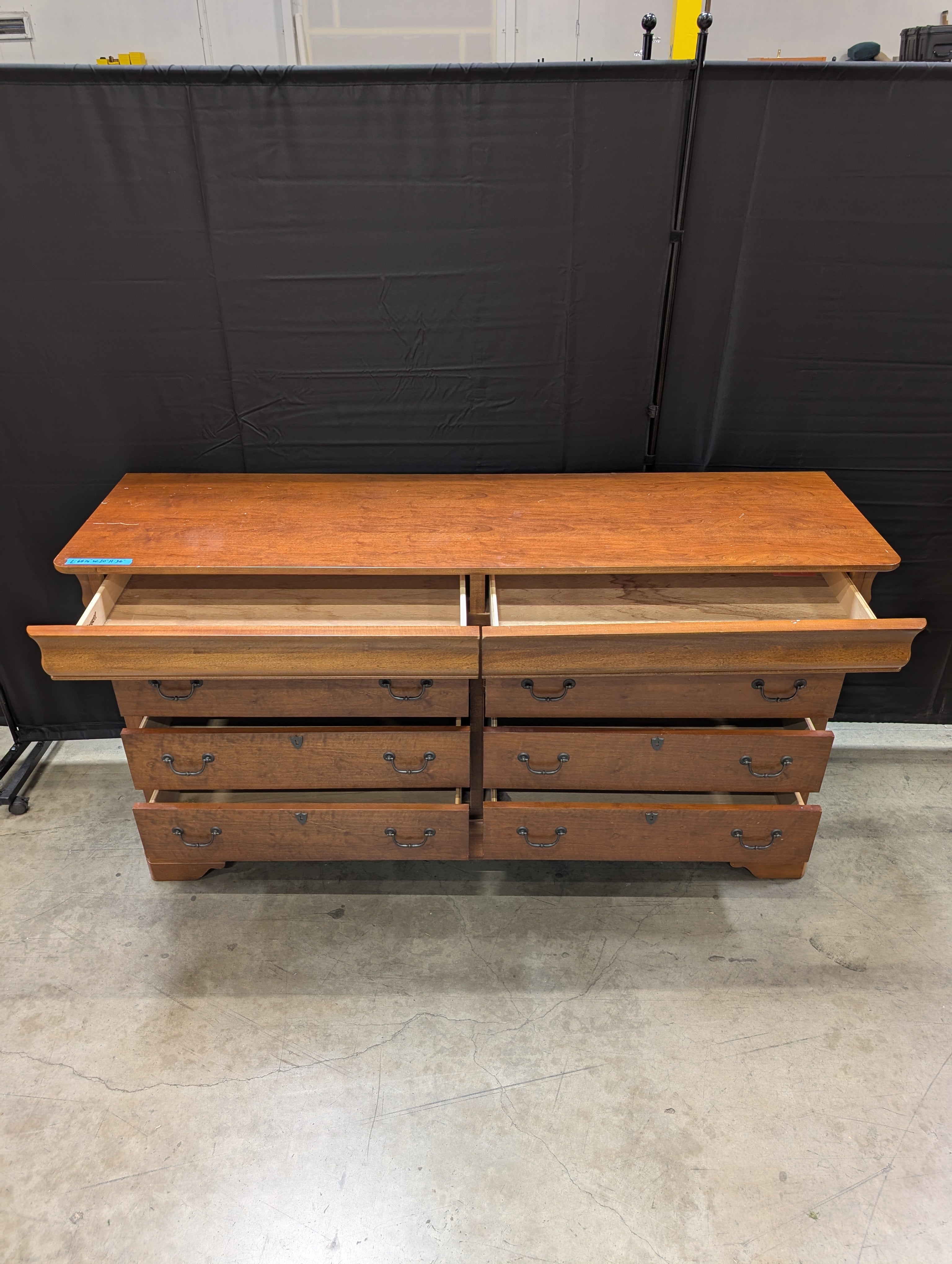 Bassett Traditional Eight-Drawer Wooden Dresser