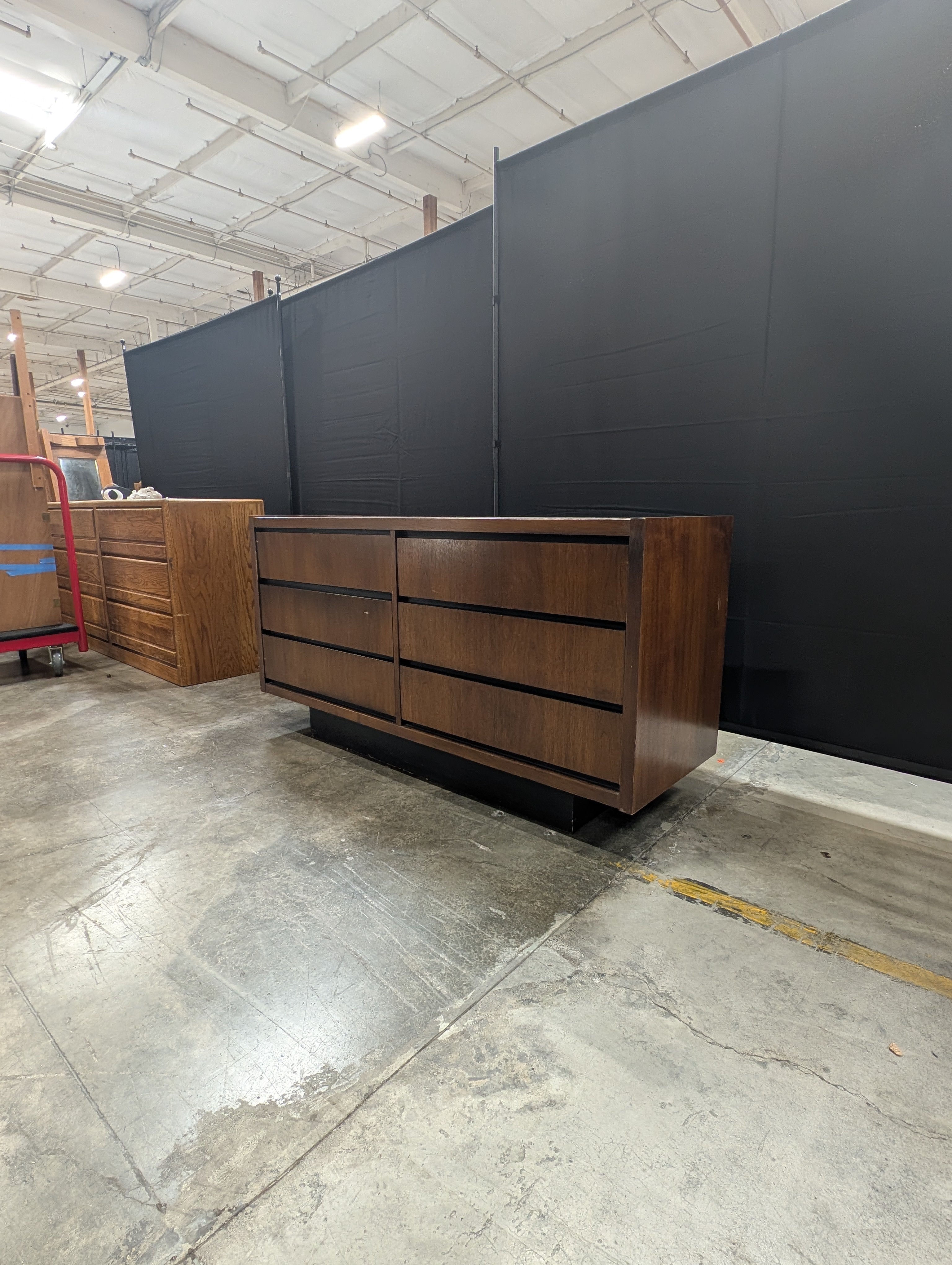 Lane Furniture Dark Wood Six-Drawer Dresser