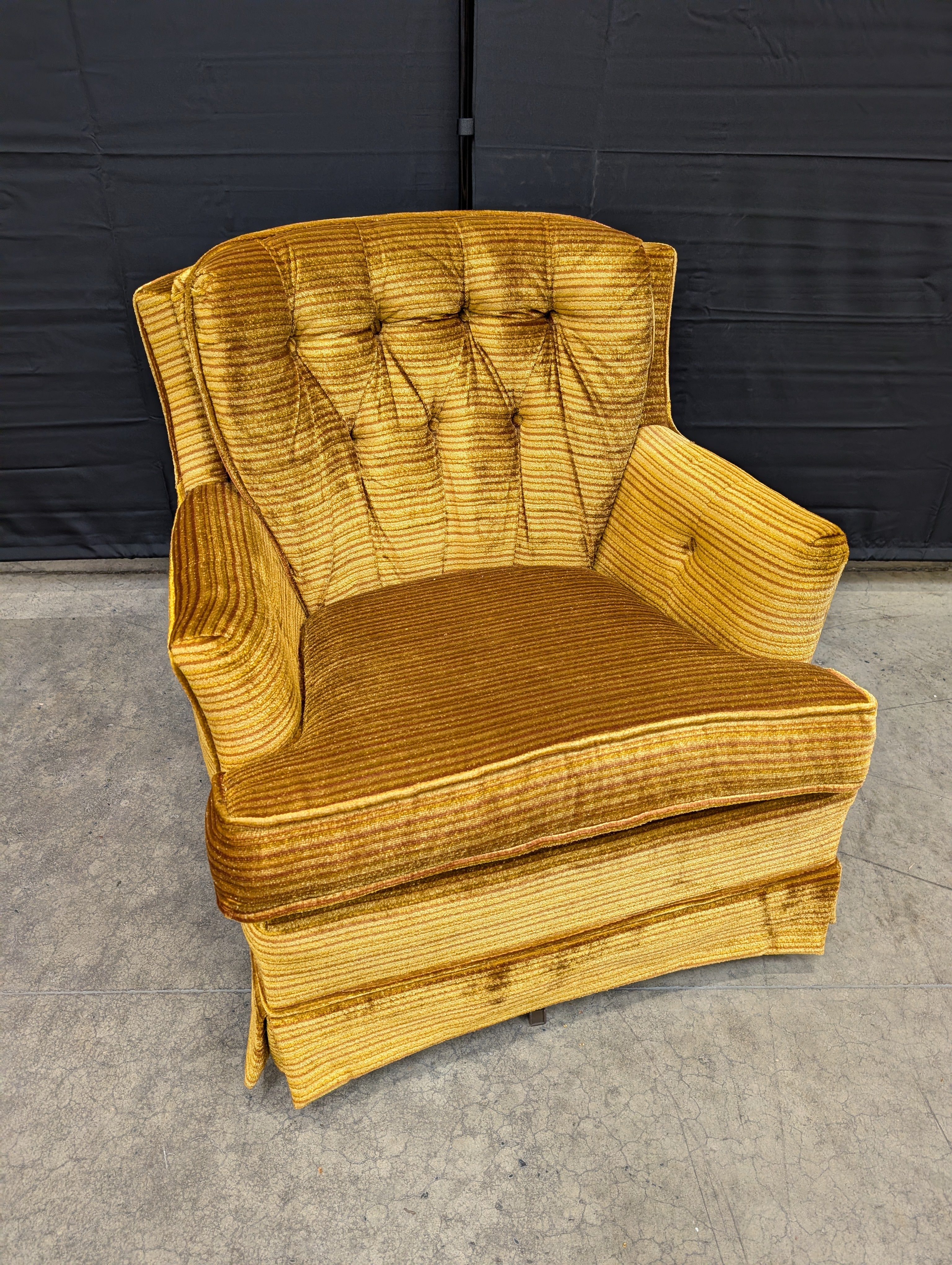 Retro Gold Corduroy Tufted Armchair
