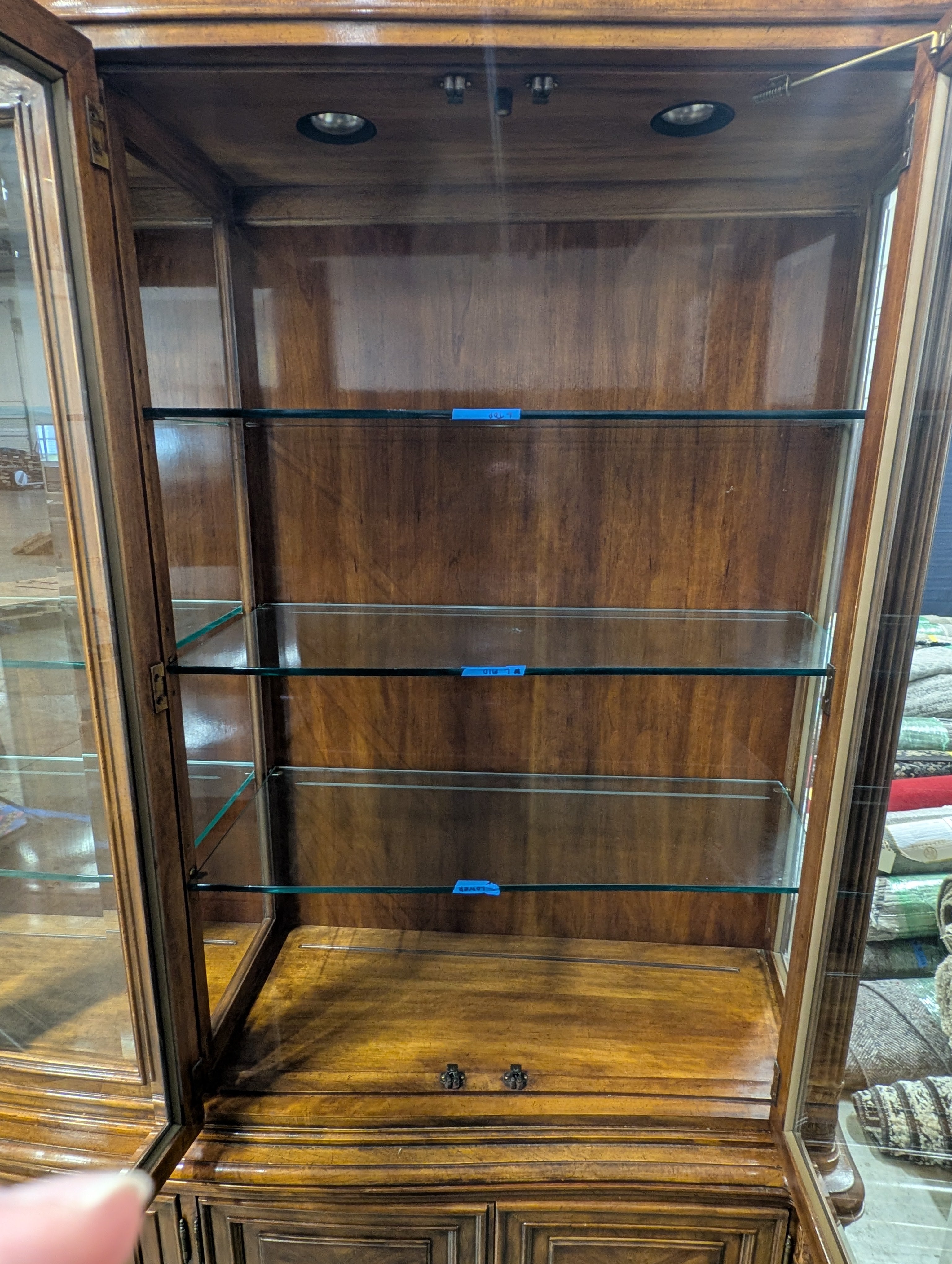 DREXEL Hardwood Curio Cabinet - Excellent Condition
