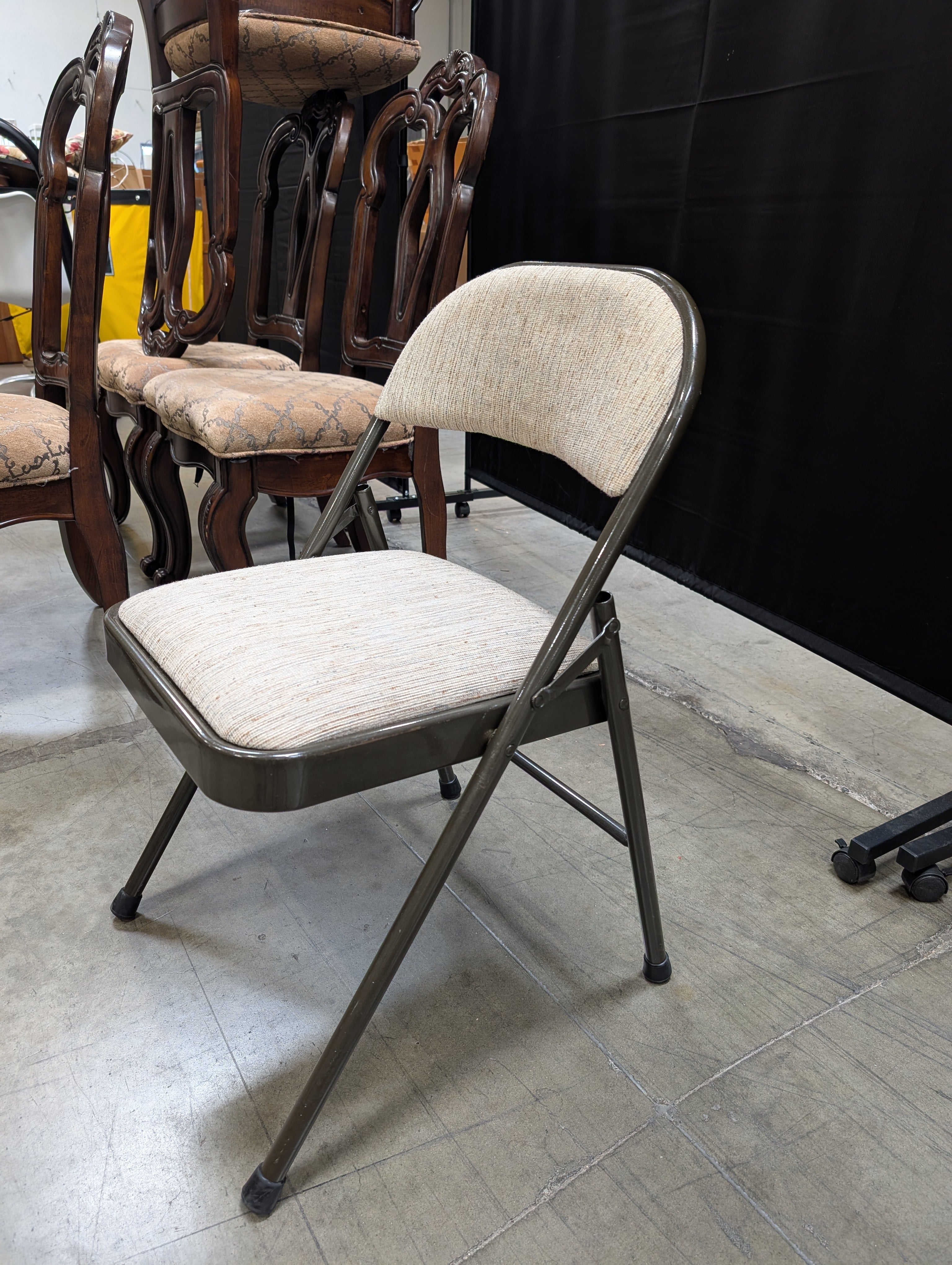 Portable Upholstered Meco Folding Chair with Metal Frame