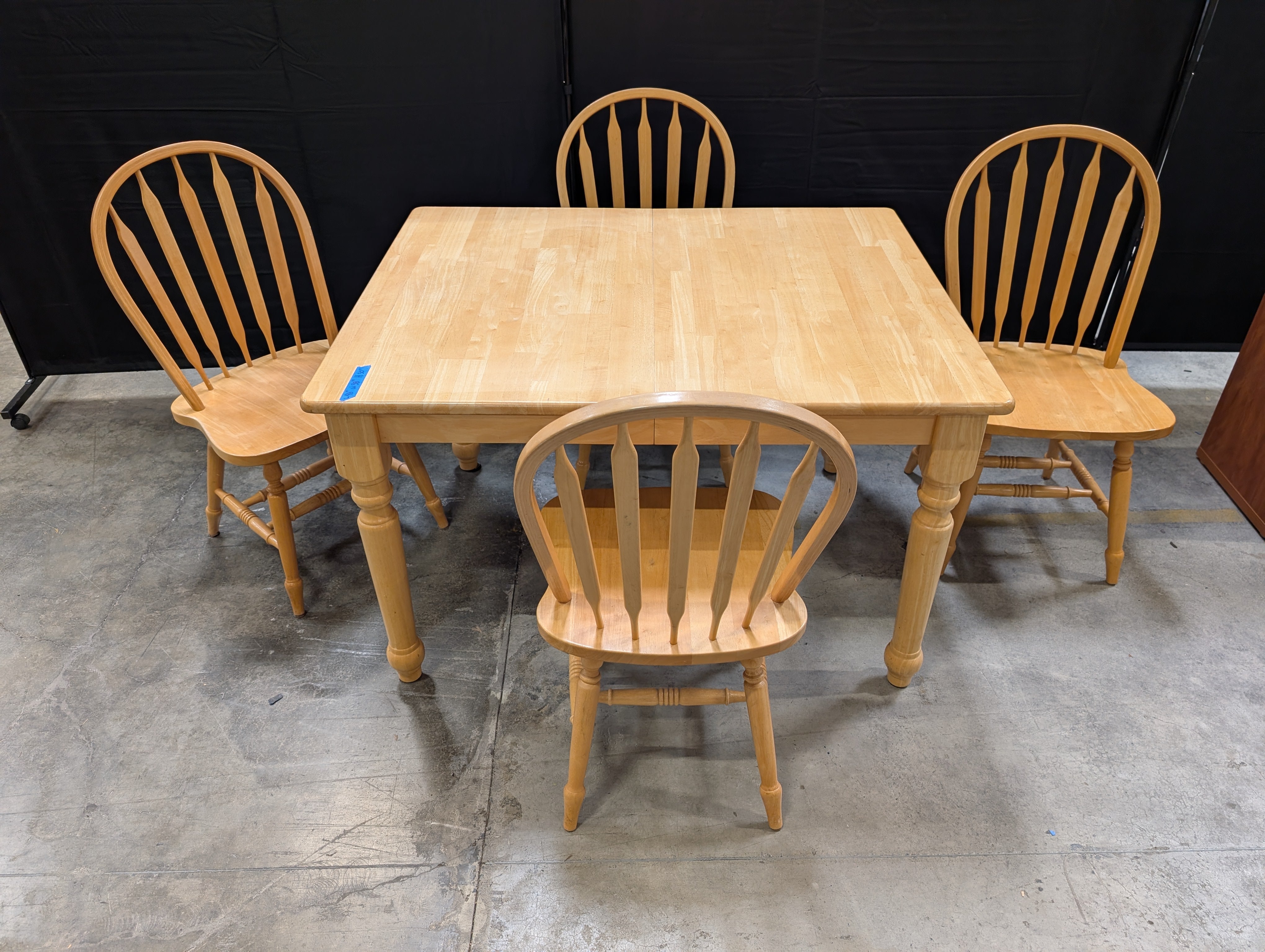 Five-Piece Windsor Style Dining Table in Light Wood