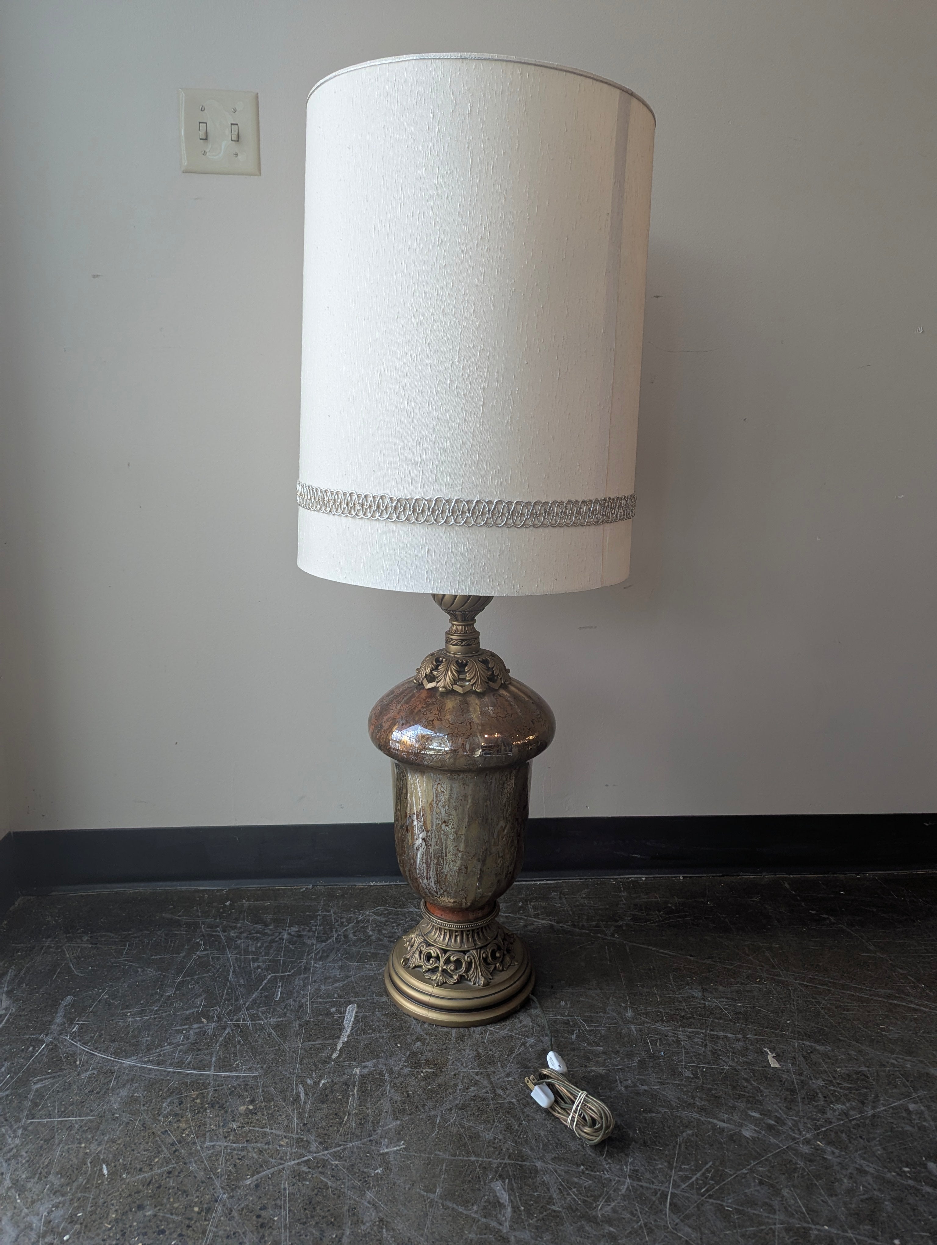 Vintage Style Floor Lamp with Ornate Urn Base