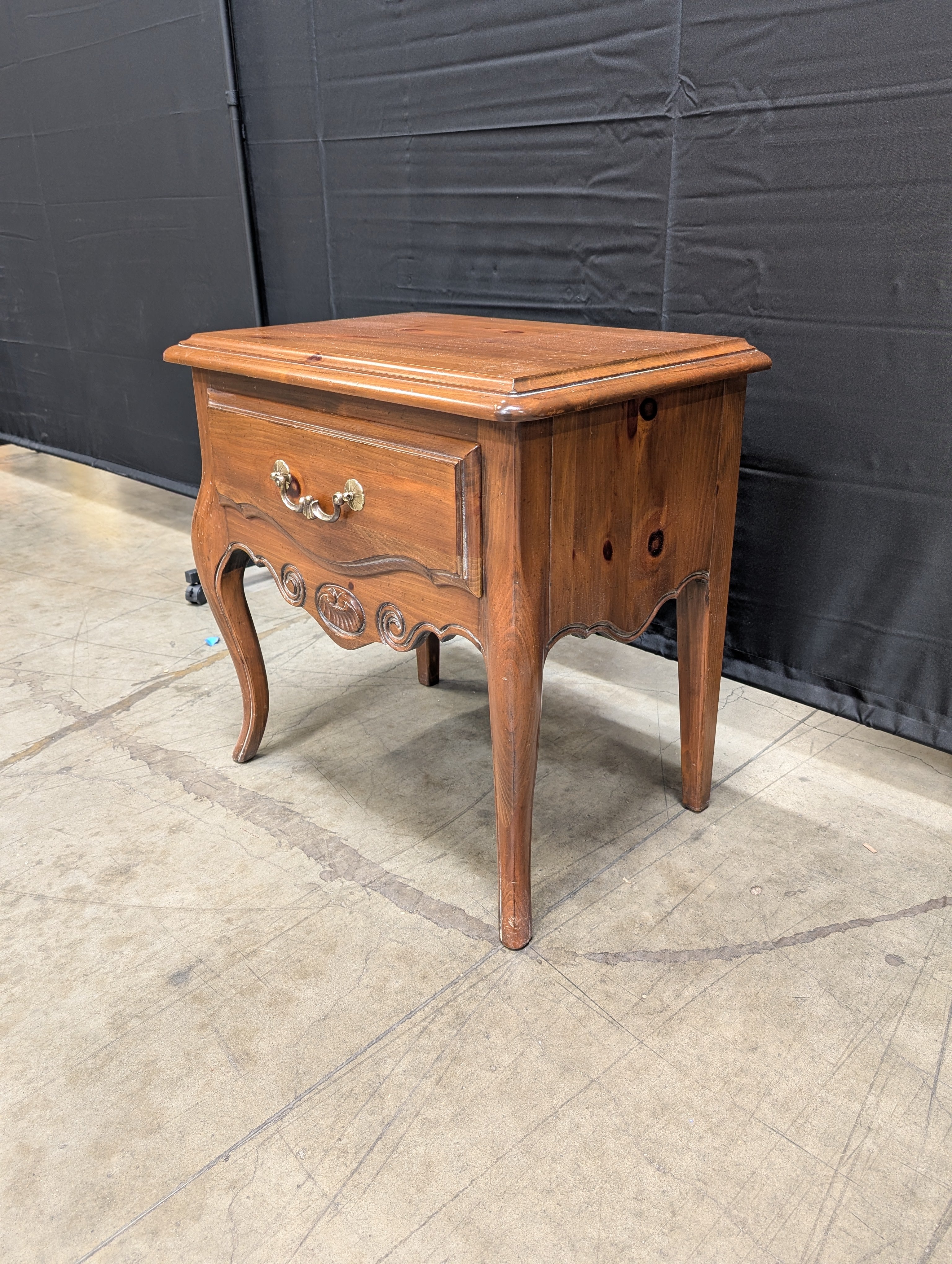 Ethan Allen Traditional French Provincial Style Wood Nightstand
