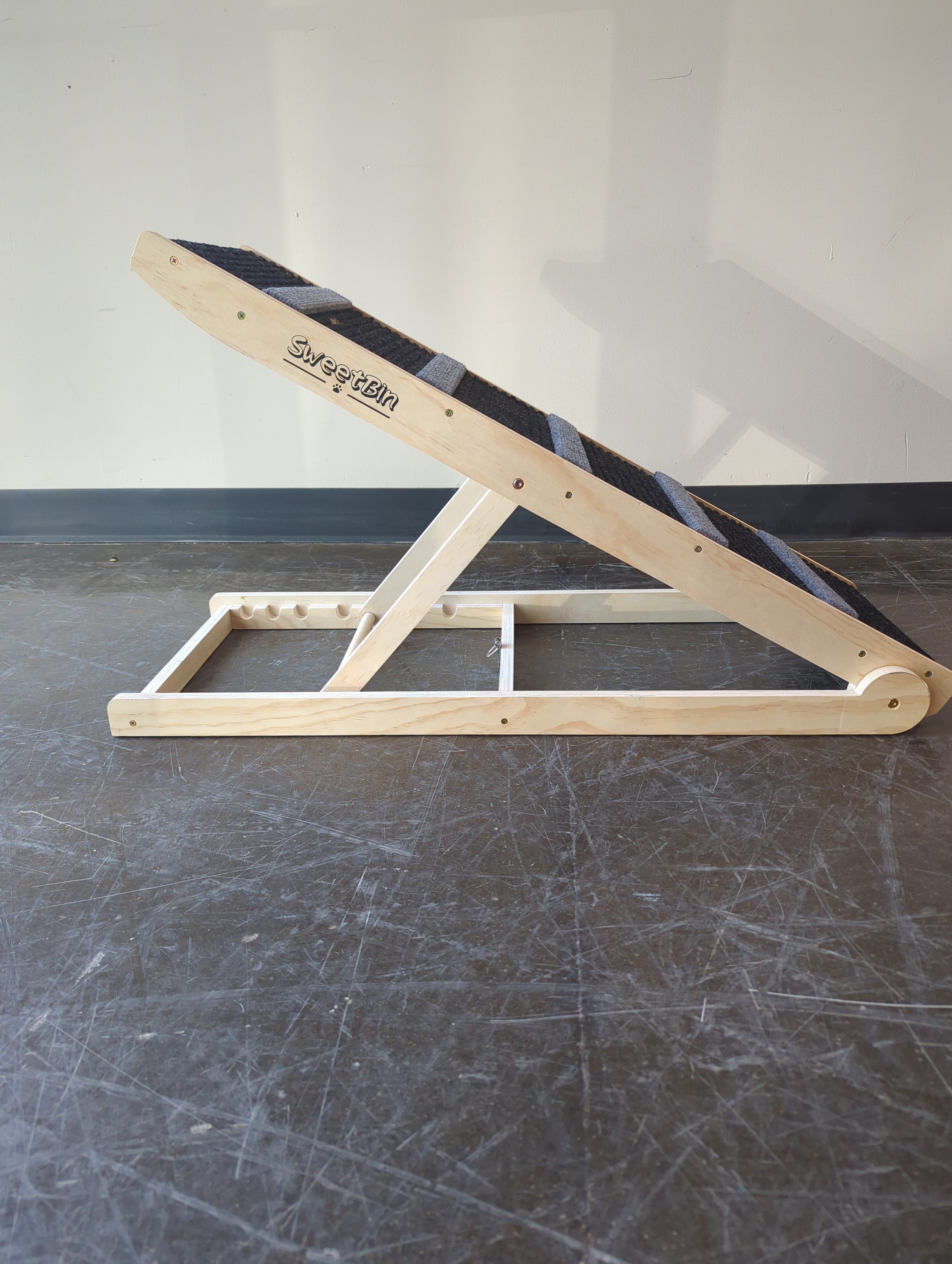 SweetBin Pet Ramp: Sturdy Wooden Pet Steps with Carpeted Surface