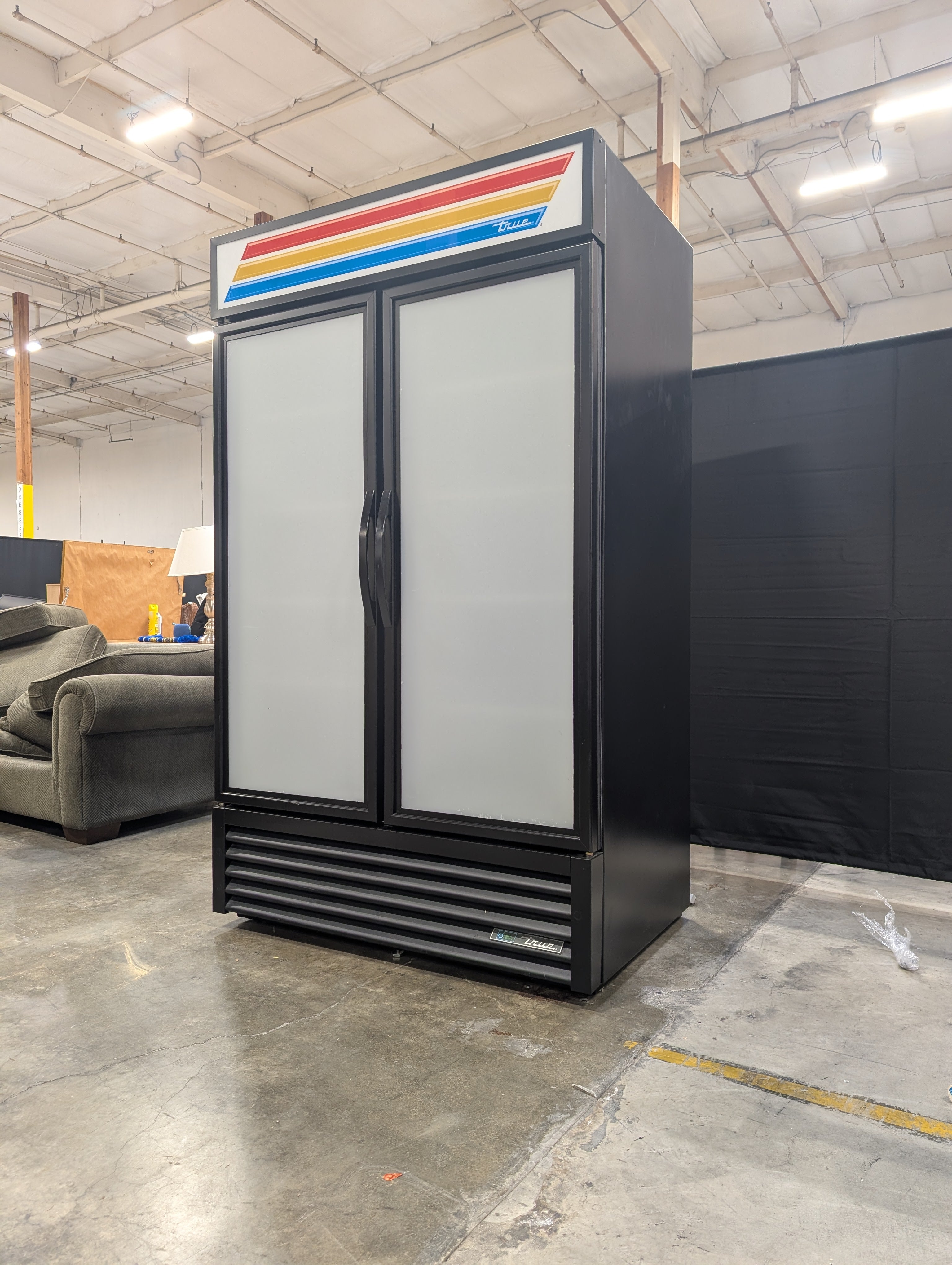 TRUE Commercial Double Glass Door Merchandiser