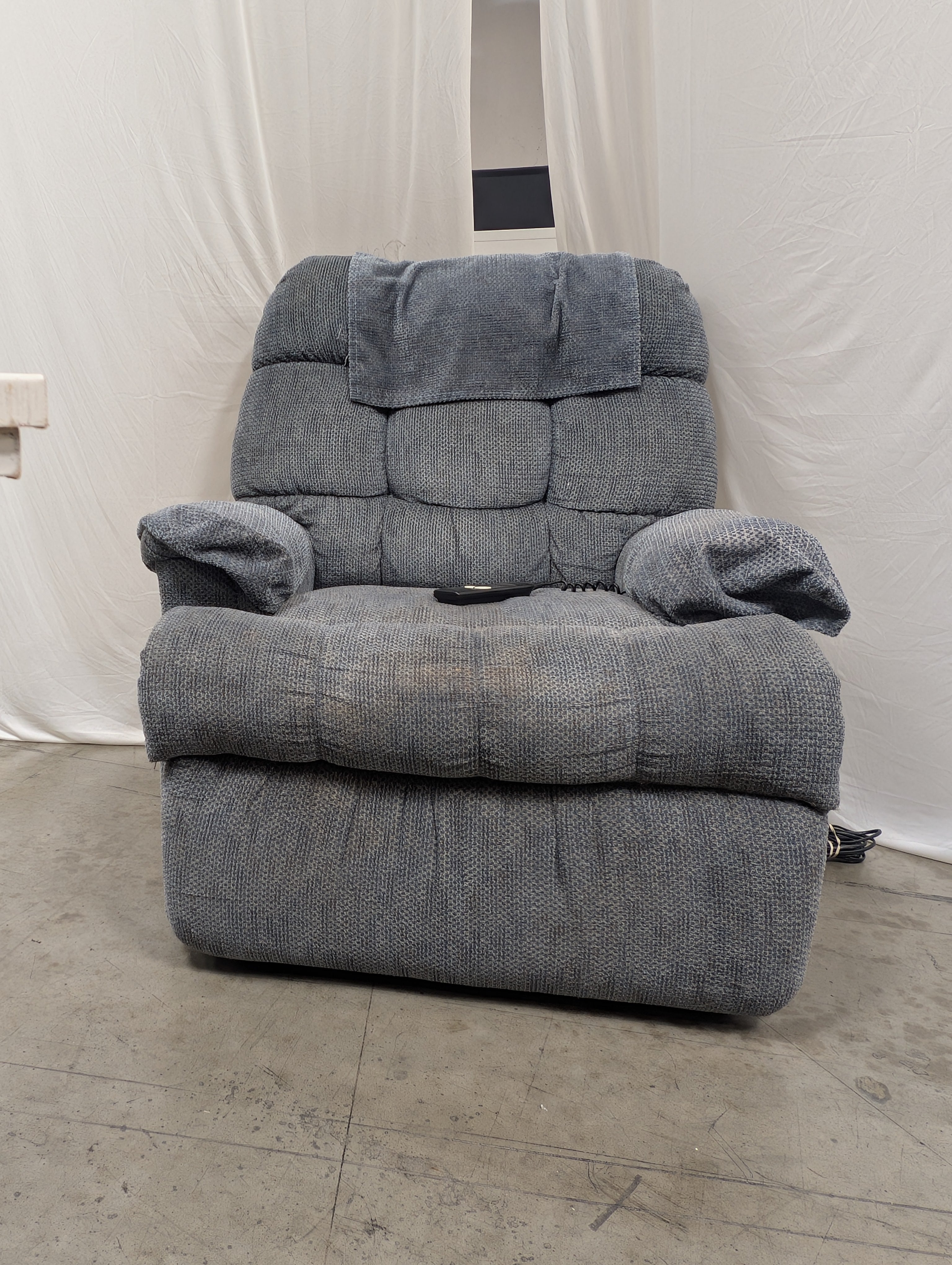 Comfortable Grey Fabric Power Recliner Chair