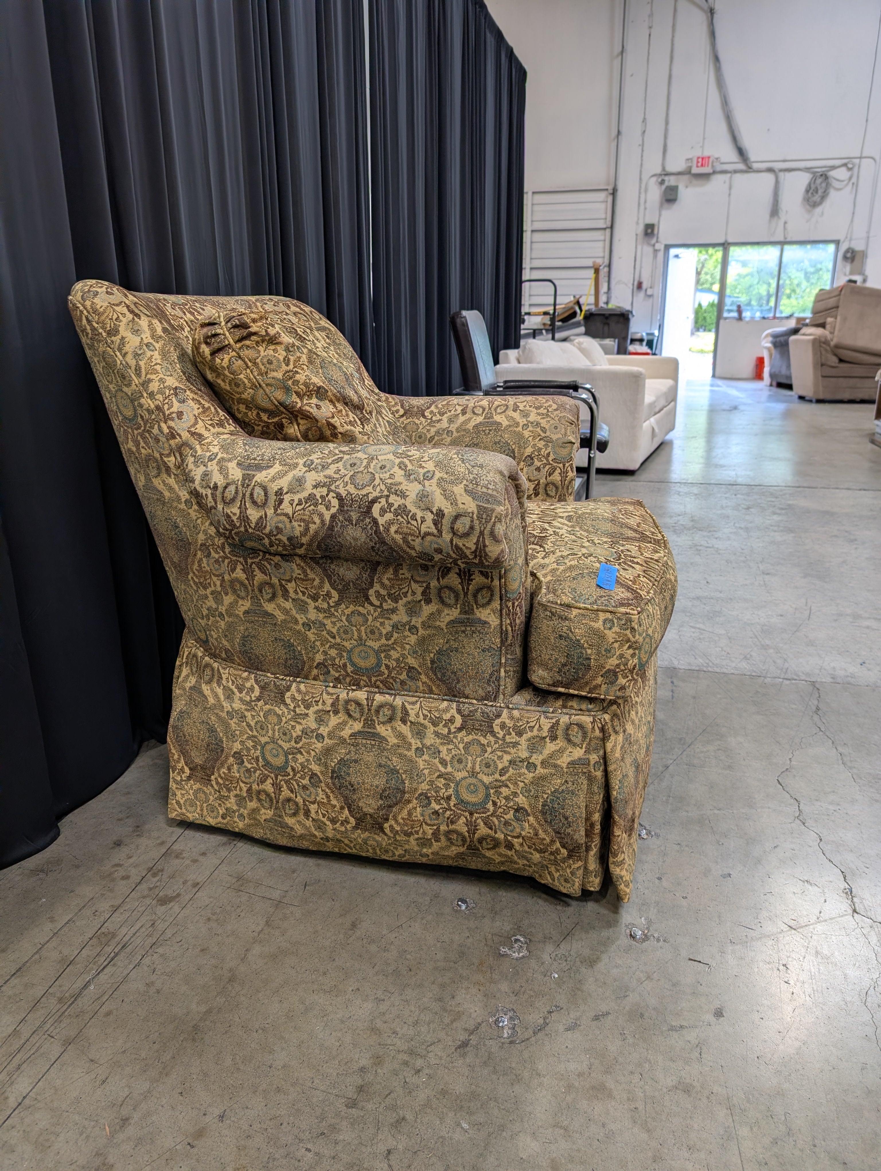 Traditional Multicolor Floral Upholstered Club Chair with matching pillow
