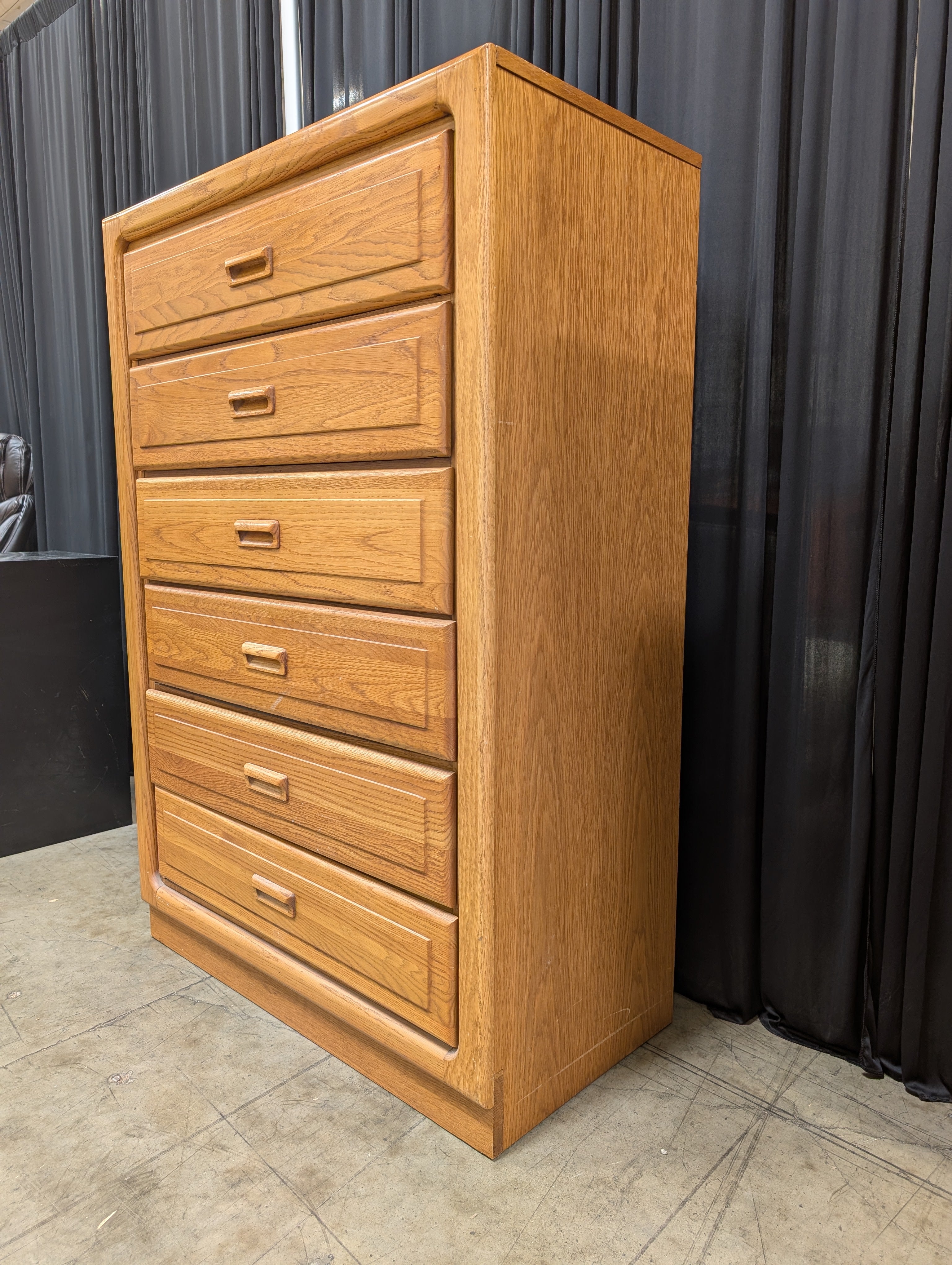 Golden Oak Six-Drawer Dresser with Wooden Pulls