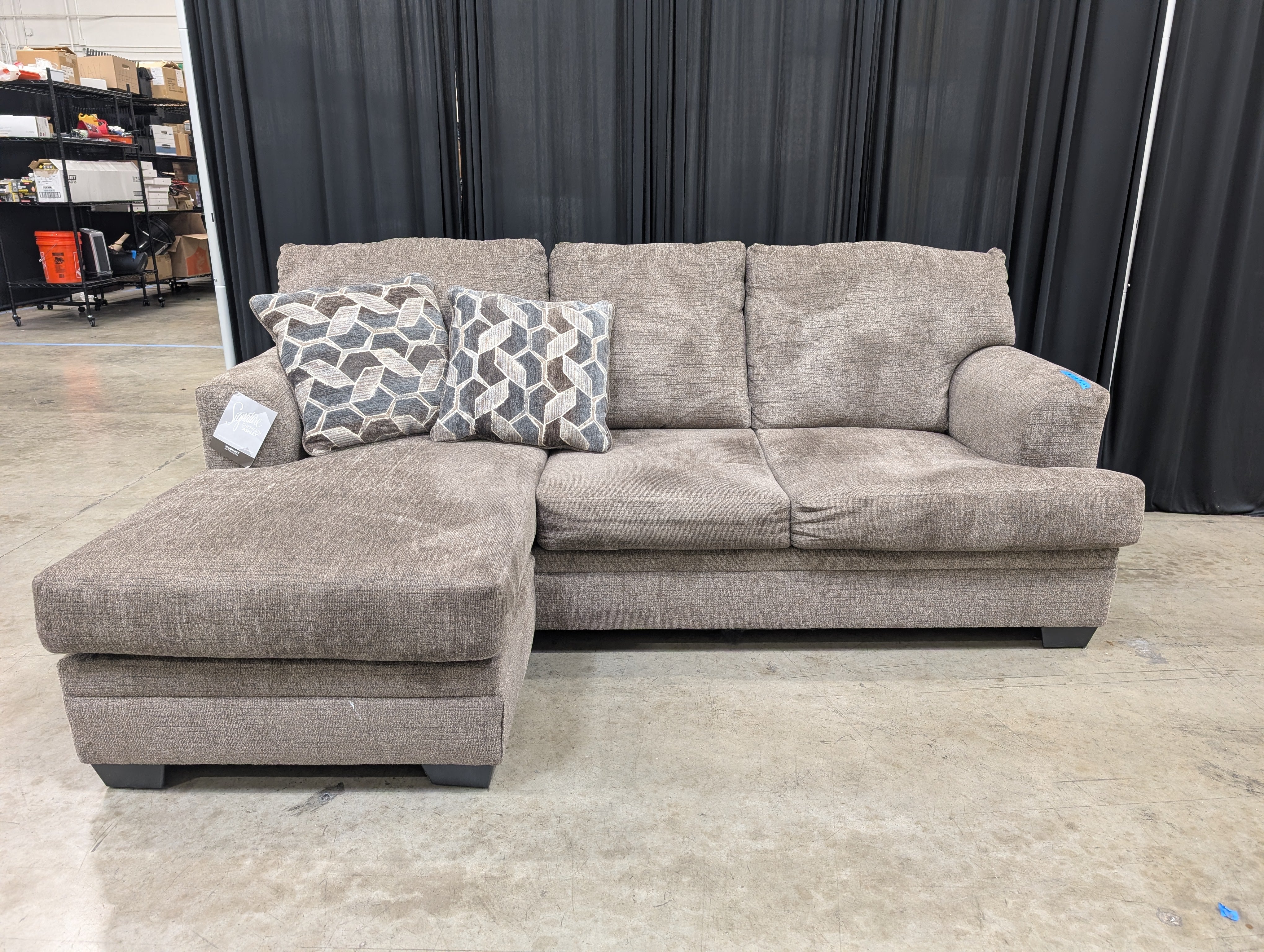 Signature Design by Ashley Grey L-Shaped Sectional Couch in Textured Fabric
