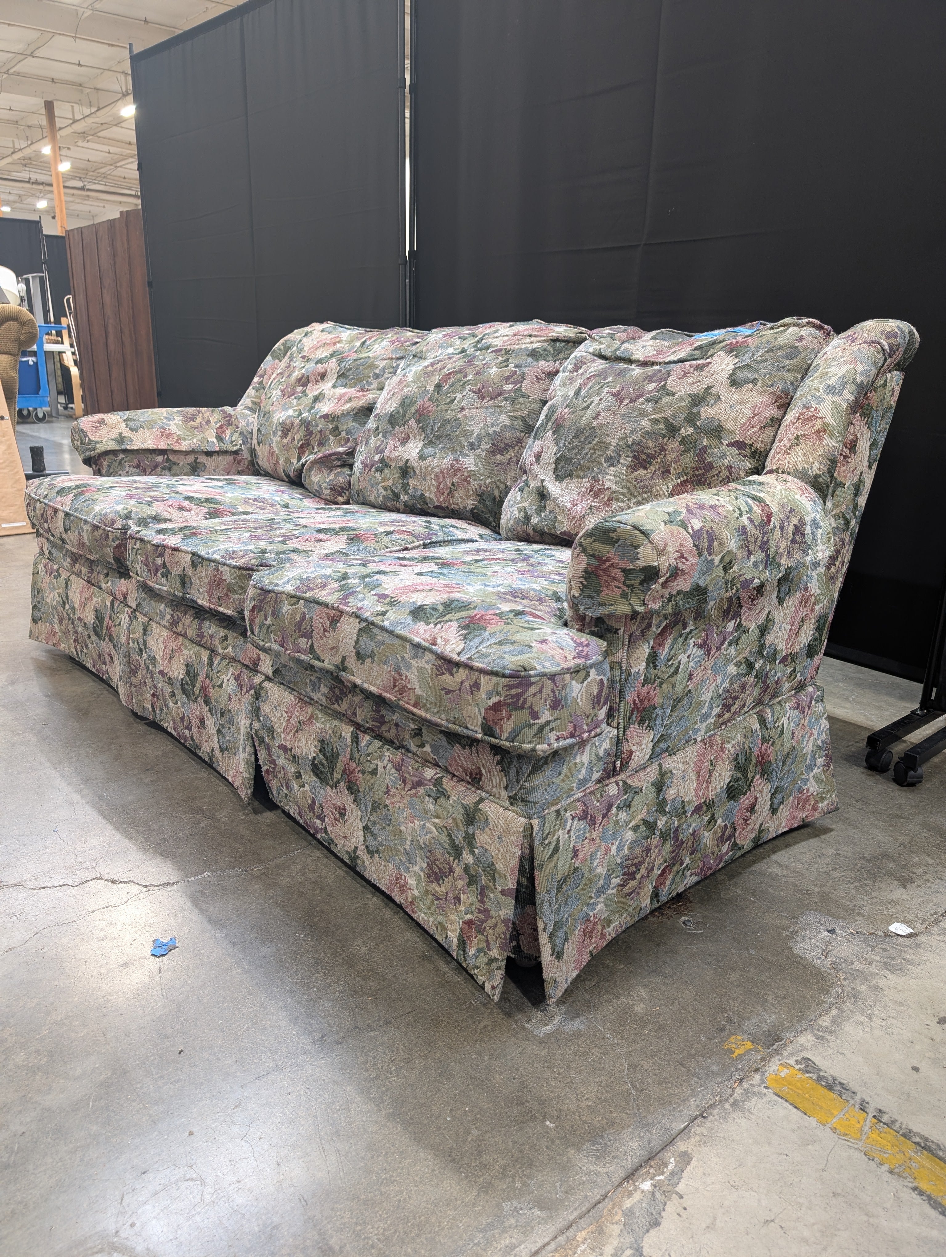 Traditional Floral Print Three-Seat Couch