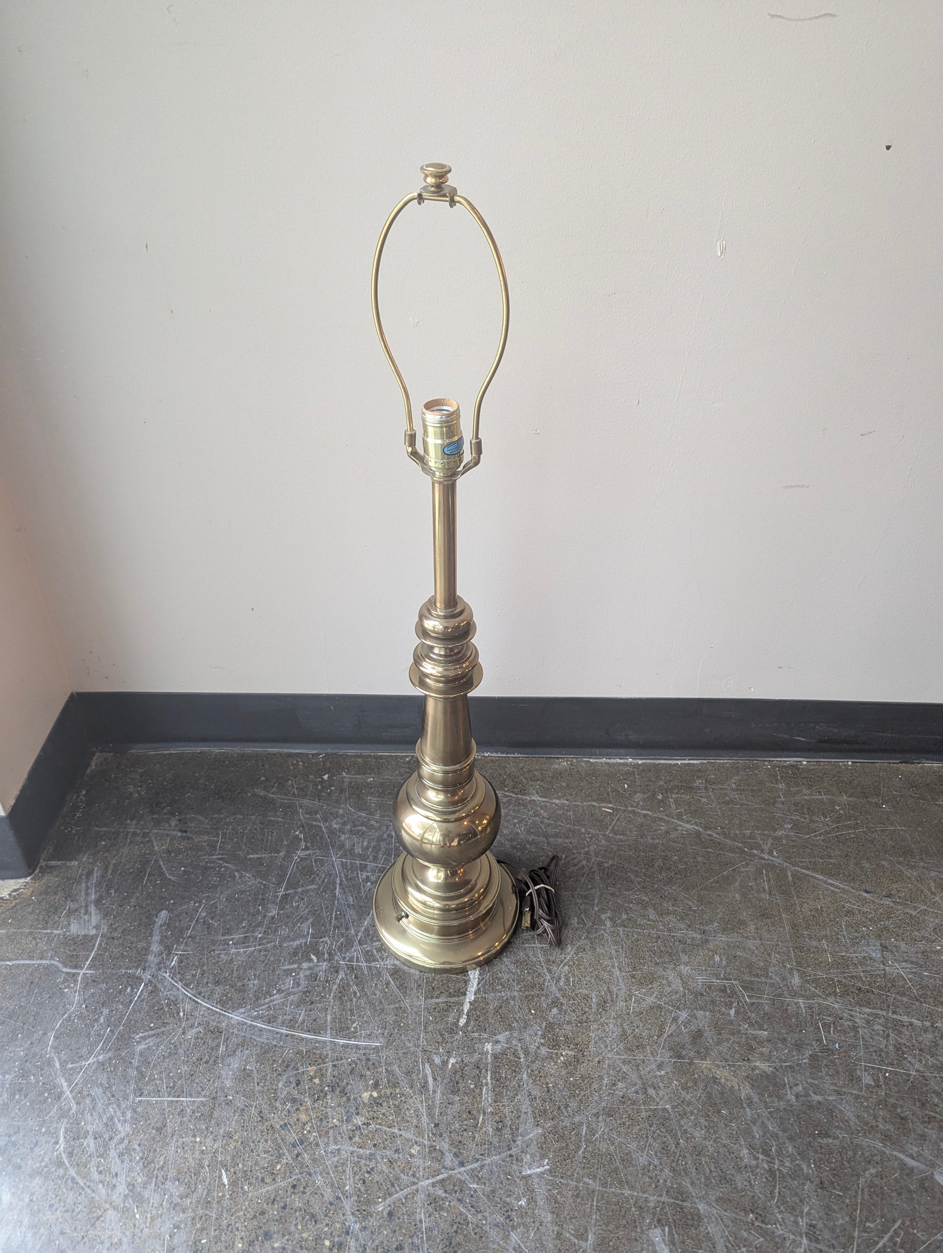 Vintage Brass Table Lamp with Ornate Turned Column