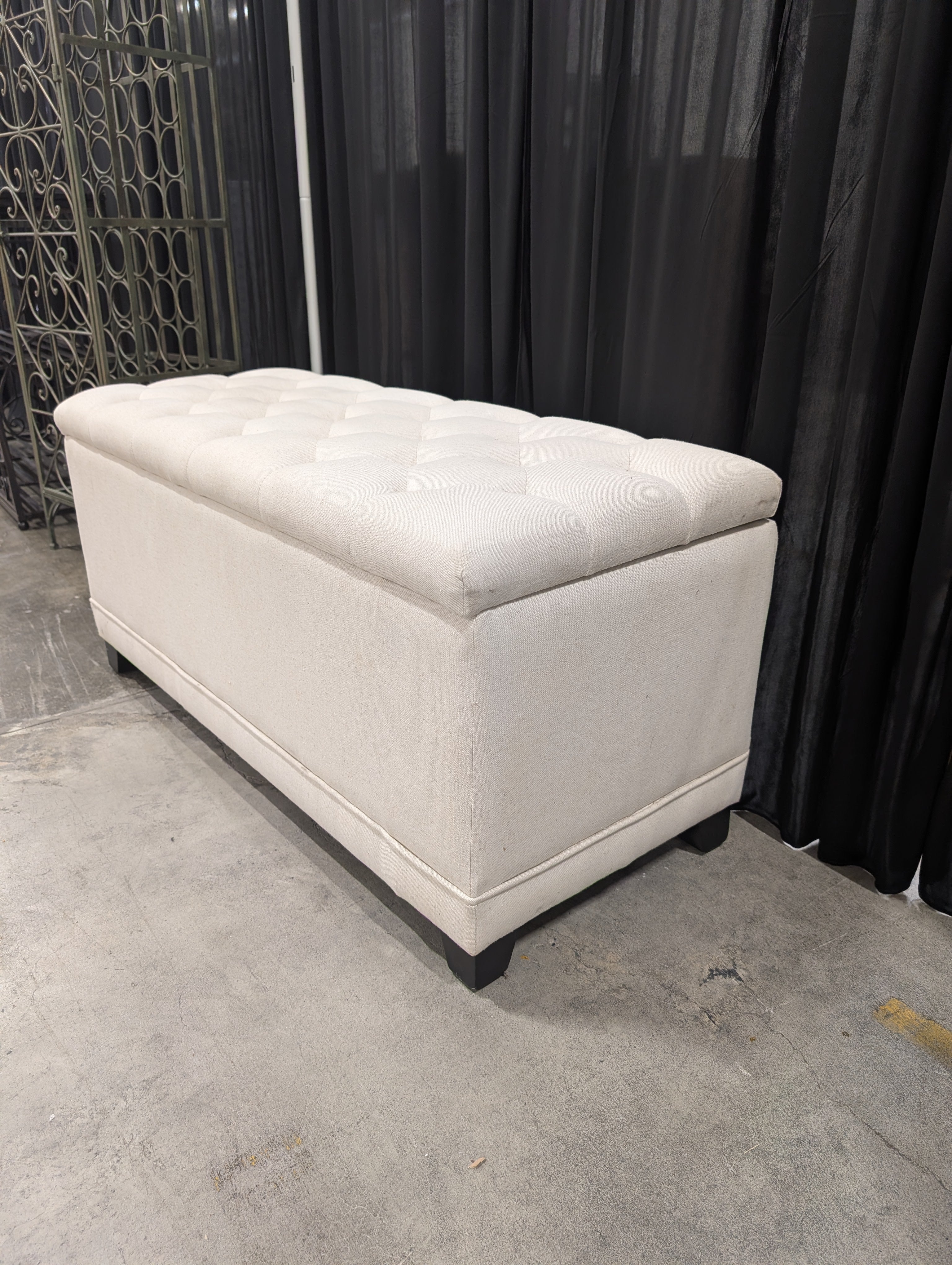 Cream Tufted Upholstered Storage Bench with Lift-Top