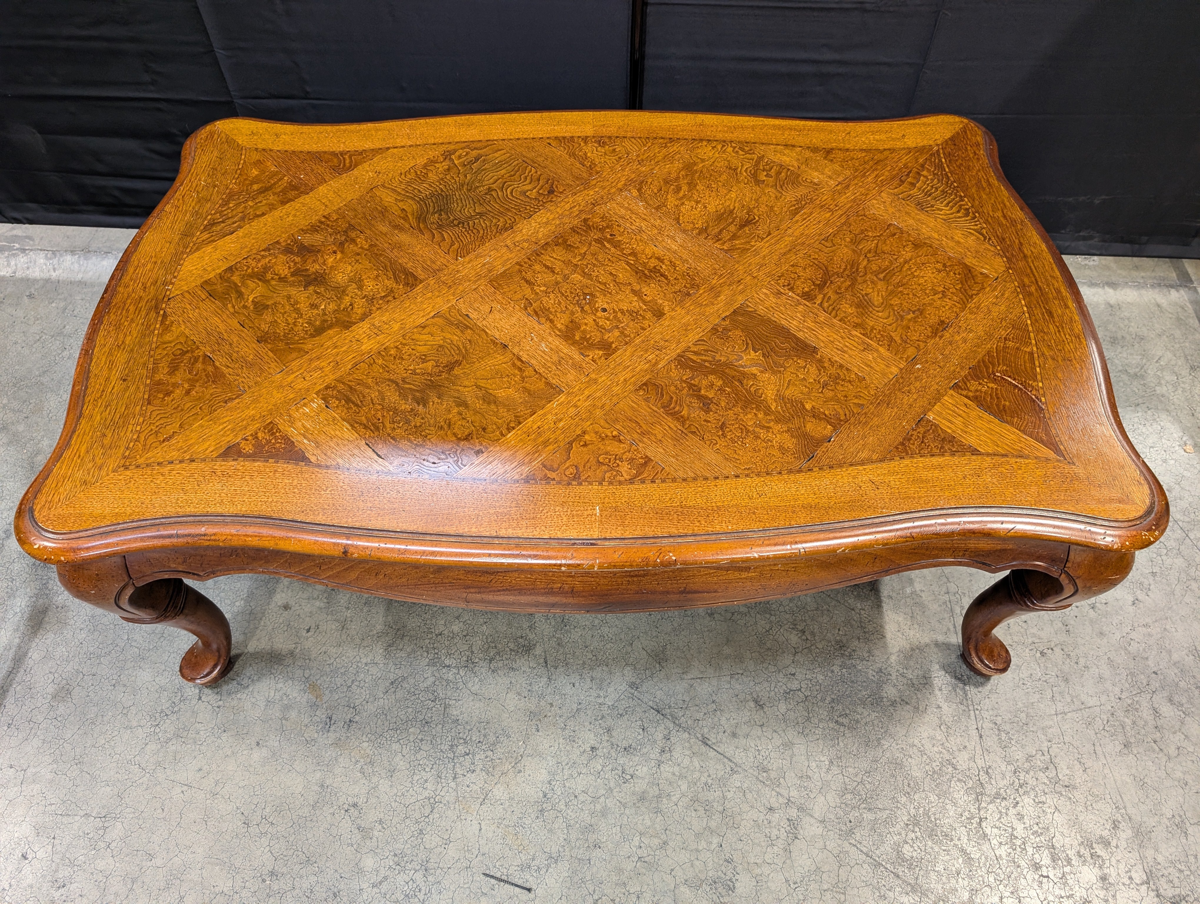 Inlaid Wood Coffee Table with Scalloped Edges