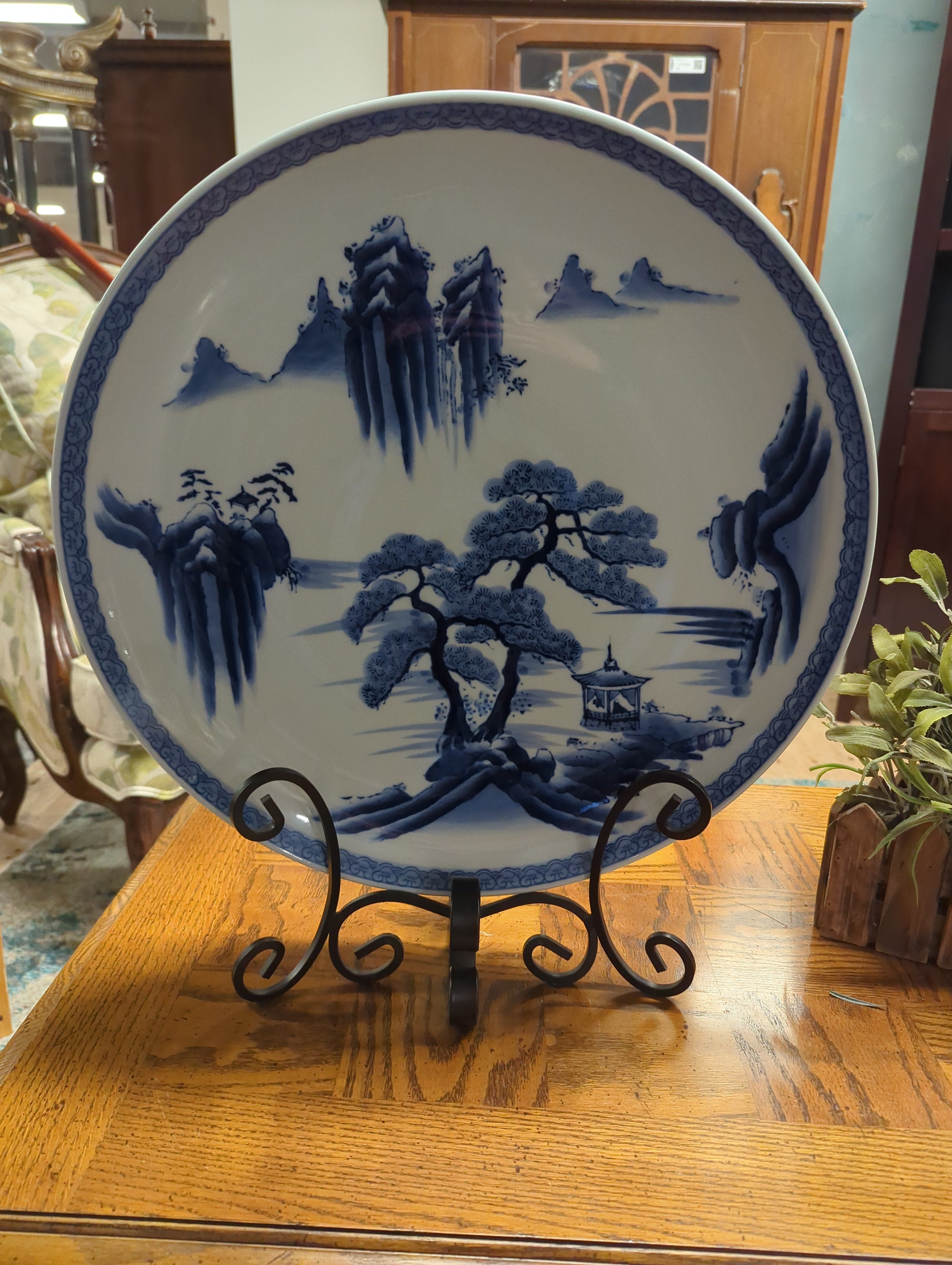 Decorative Blue and White Porcelain Charger Plate with Scenic Design