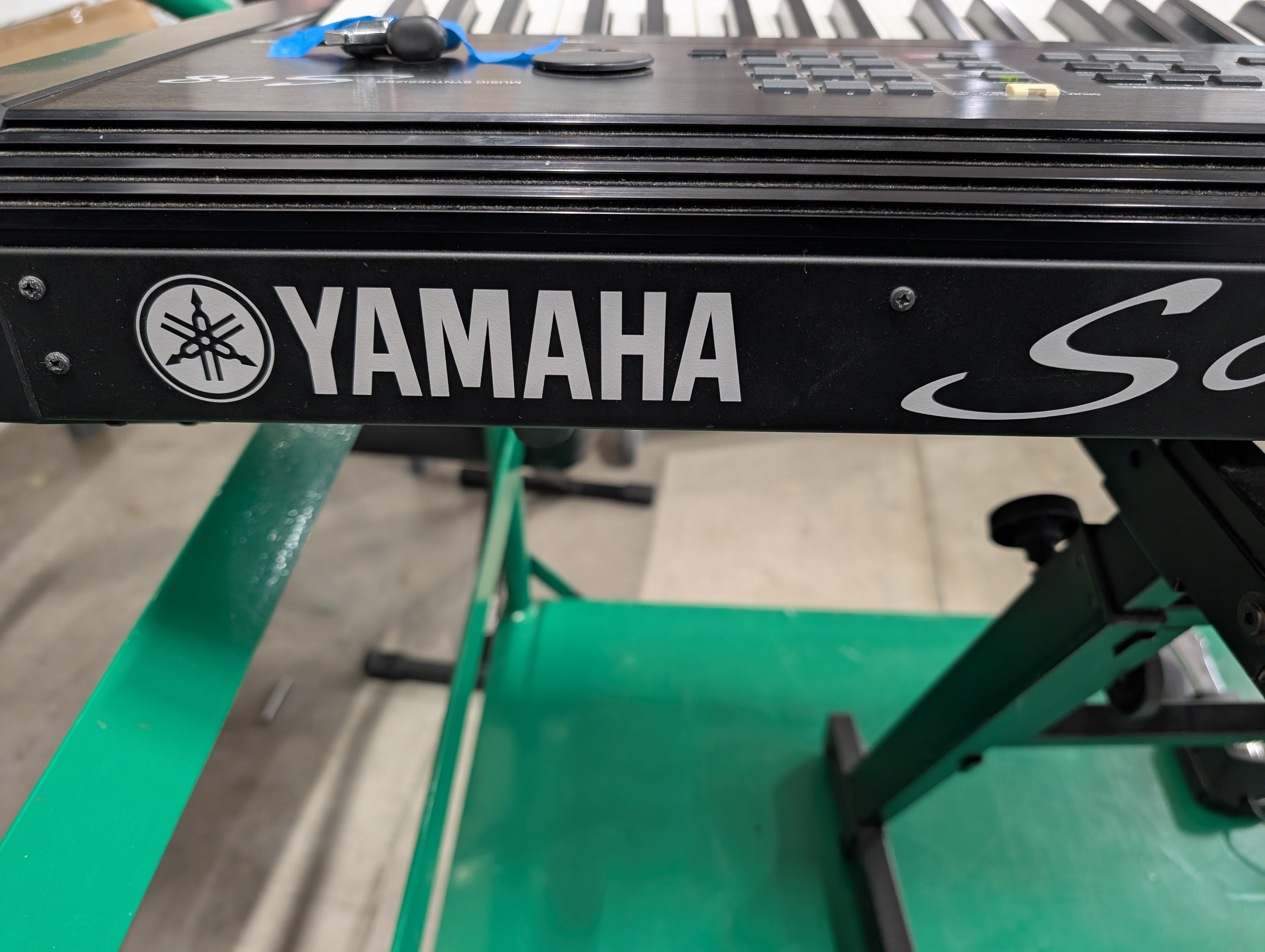 Yamaha S08 88-Key Digital Synthesizer Keyboard