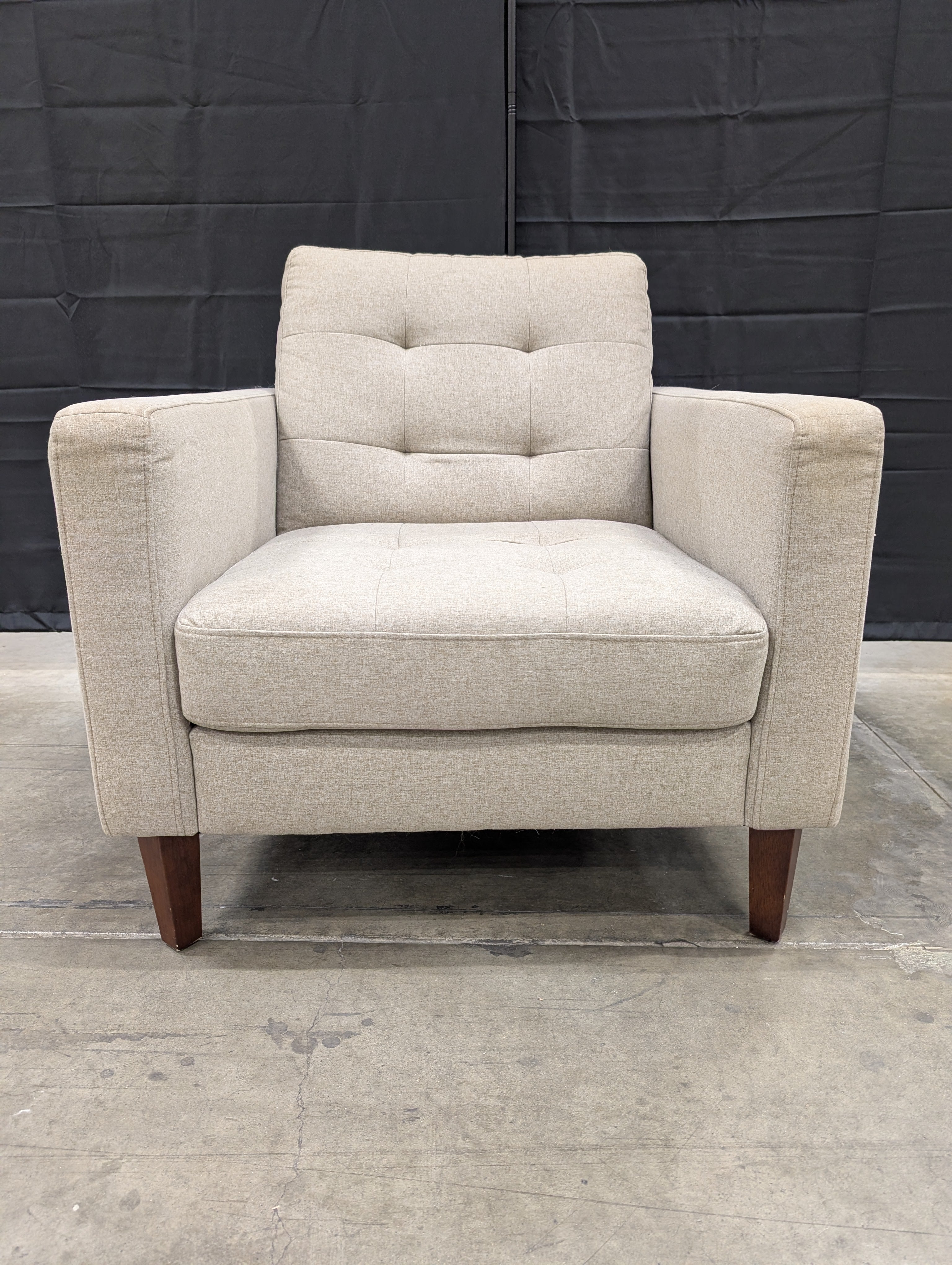 Modern Tufted Fabric Accent Chair - Beige Upholstered Armchair