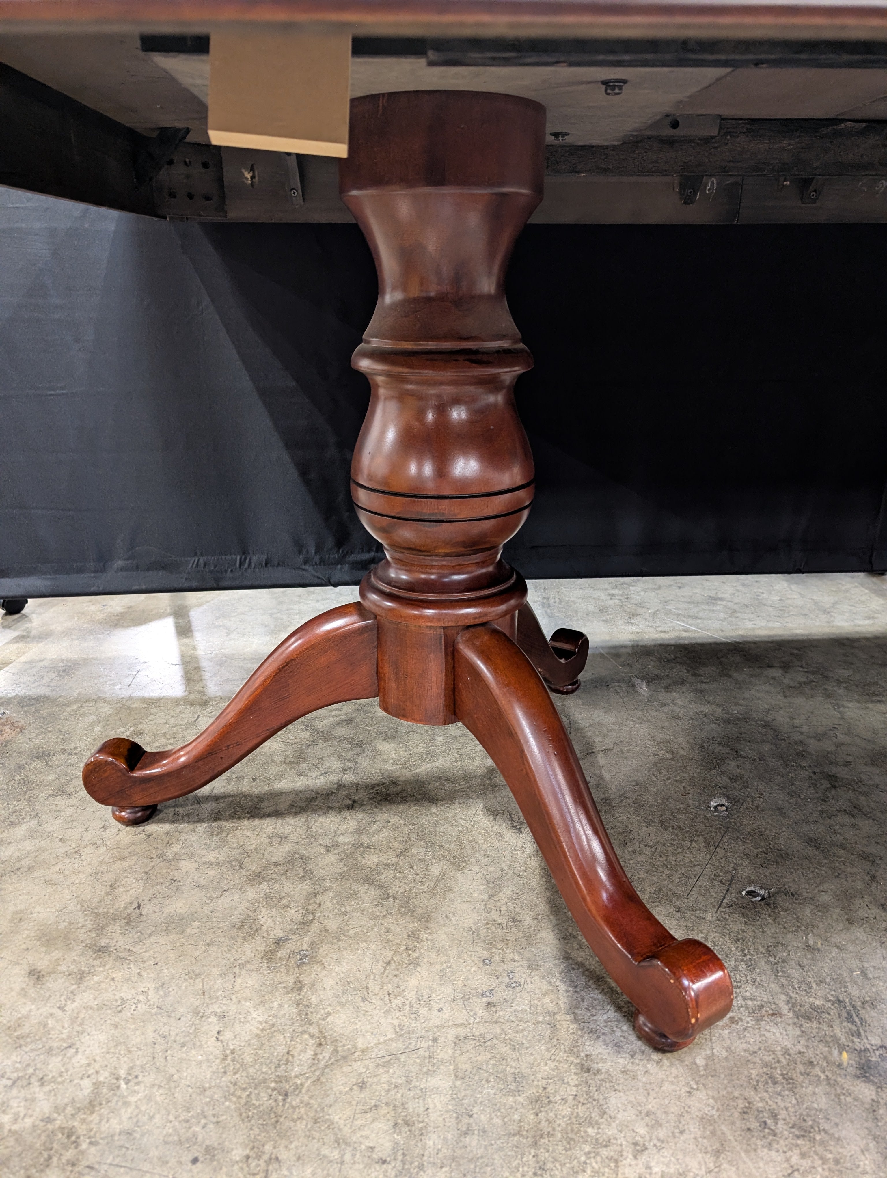 Traditional Dark Wood Rectangular Dining Table